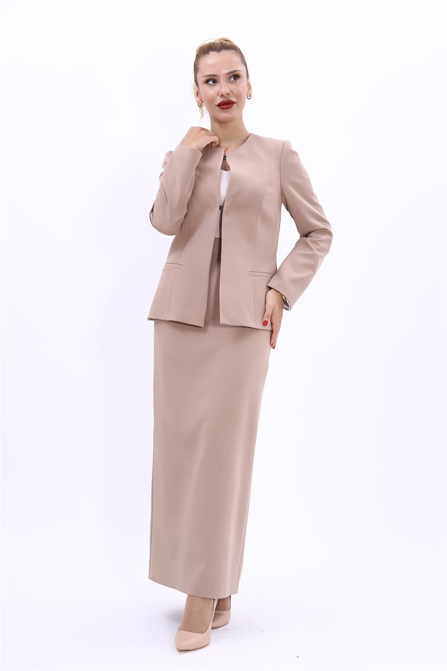 Oval Yaka Yandan Kuplu Klasik Ceket & Uzun Düz Dar Etek-Taş Önder Özsoy 1043553 Oval Yaka Uzun Ceket & Uzun Kalem Etek Takım