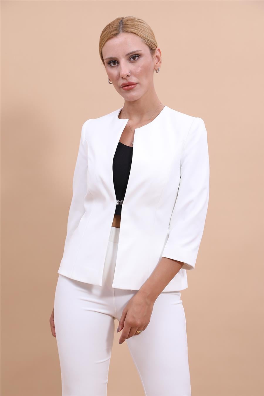 Sıfır Yaka Düz Kısa Ceket-Beyaz Önder Özsoy 1015100 Oval Yaka Kısa Ceket