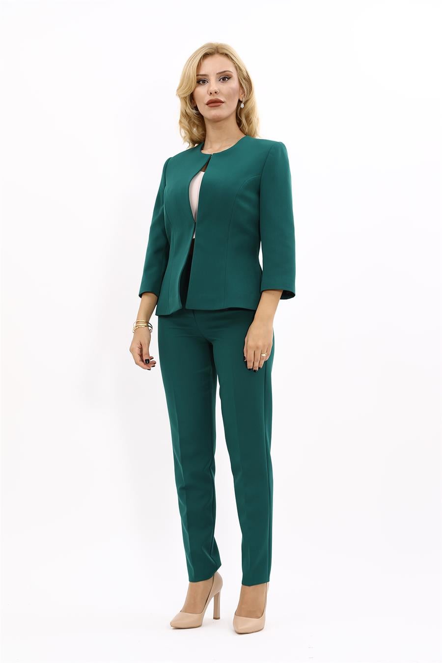 Sıfır Yaka Düz Kısa Ceket &  Dar Paça Pantolon-Zümrüt Önder Özsoy 1015510 Oval Yaka Kısa Ceket & Boru Paça Pantolon Takım