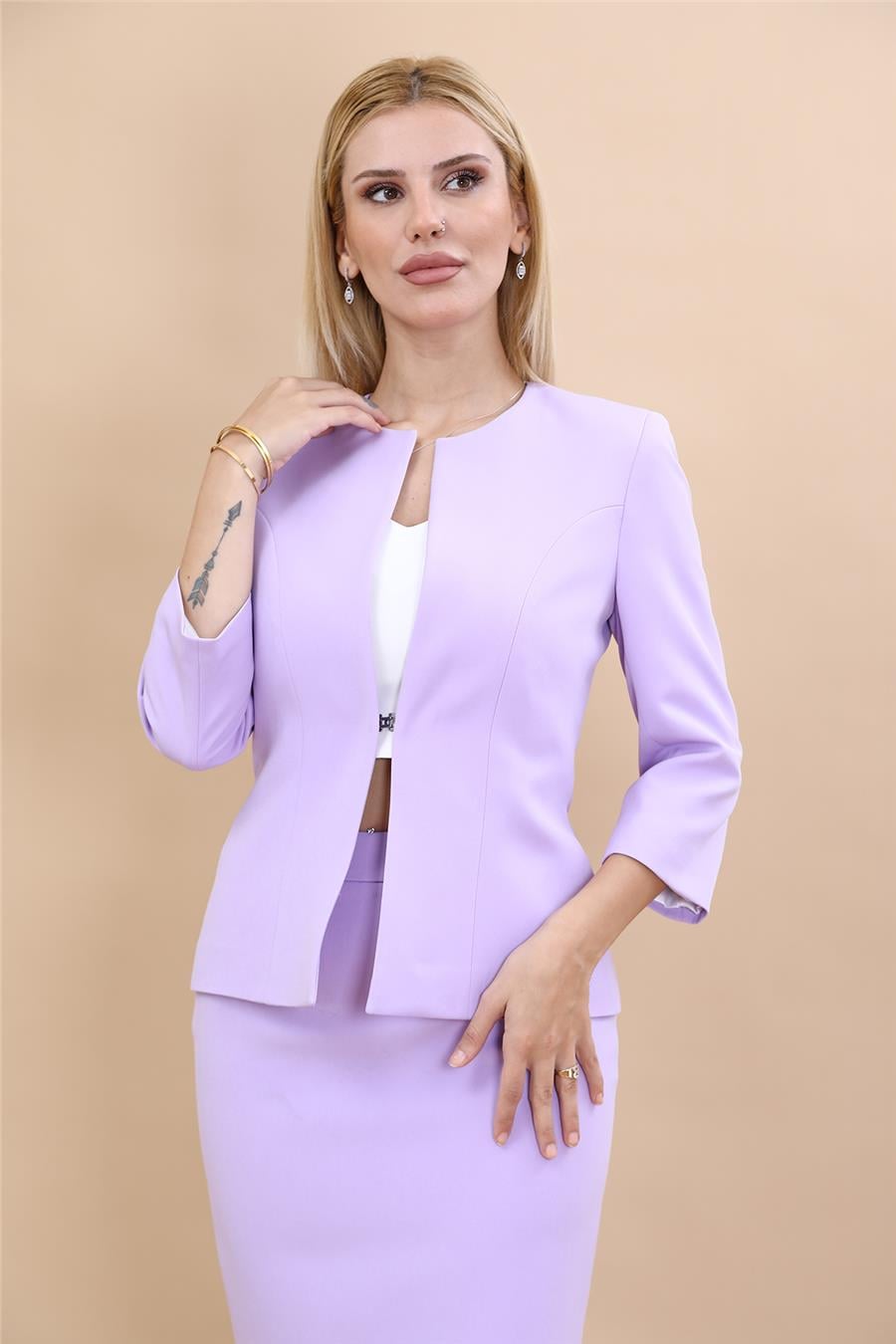 Sıfır Yaka Düz Kısa Ceket-Menekşe Önder Özsoy 1015100 Oval Yaka Kısa Ceket
