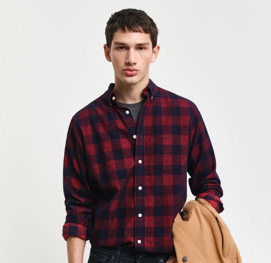 GANT Erkek Kırmızı Regular Fit Düğmeli Yaka Logolu Gömlek