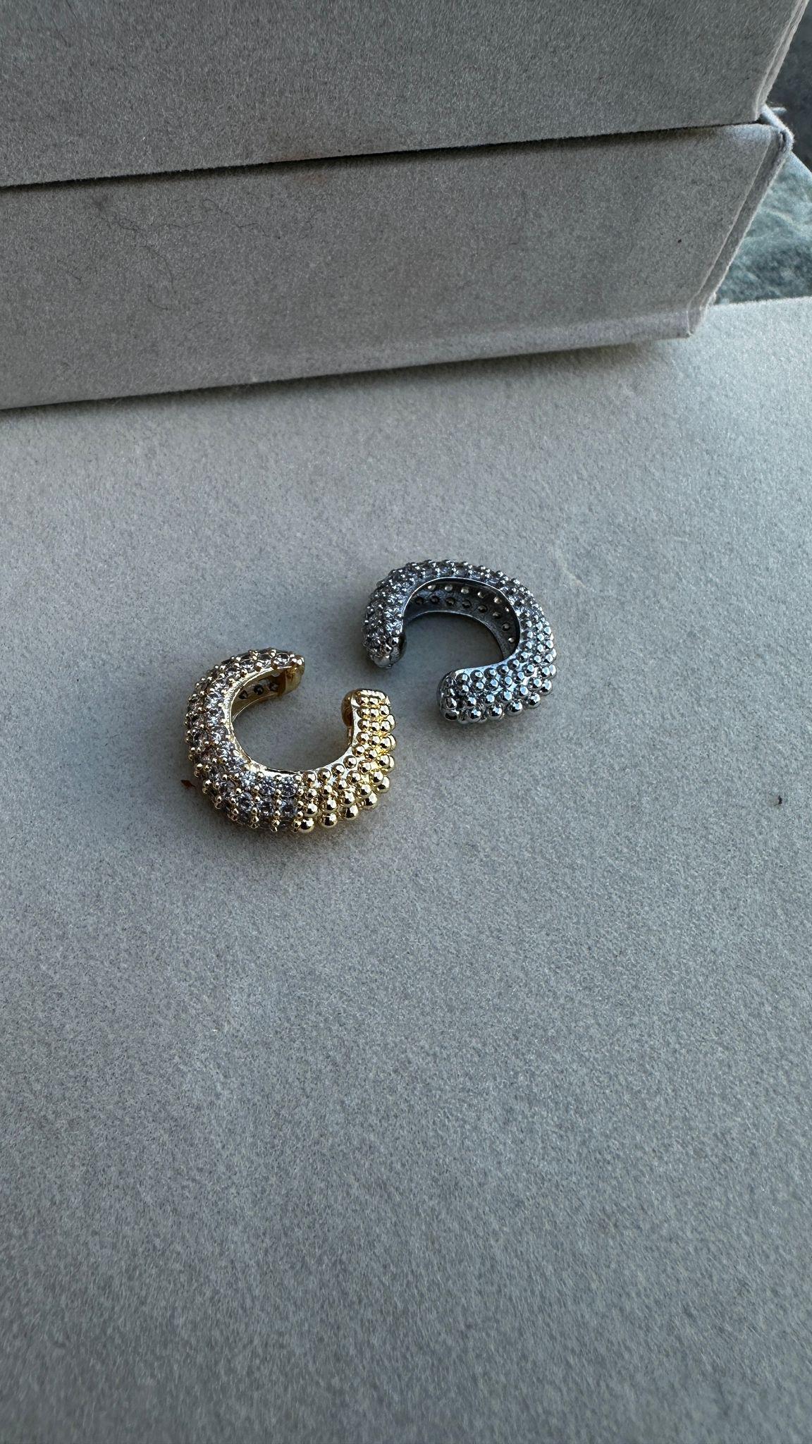 Çift Taraflı Kullanılabilen Zirkon Taşlı Kılkırdak Küpesi