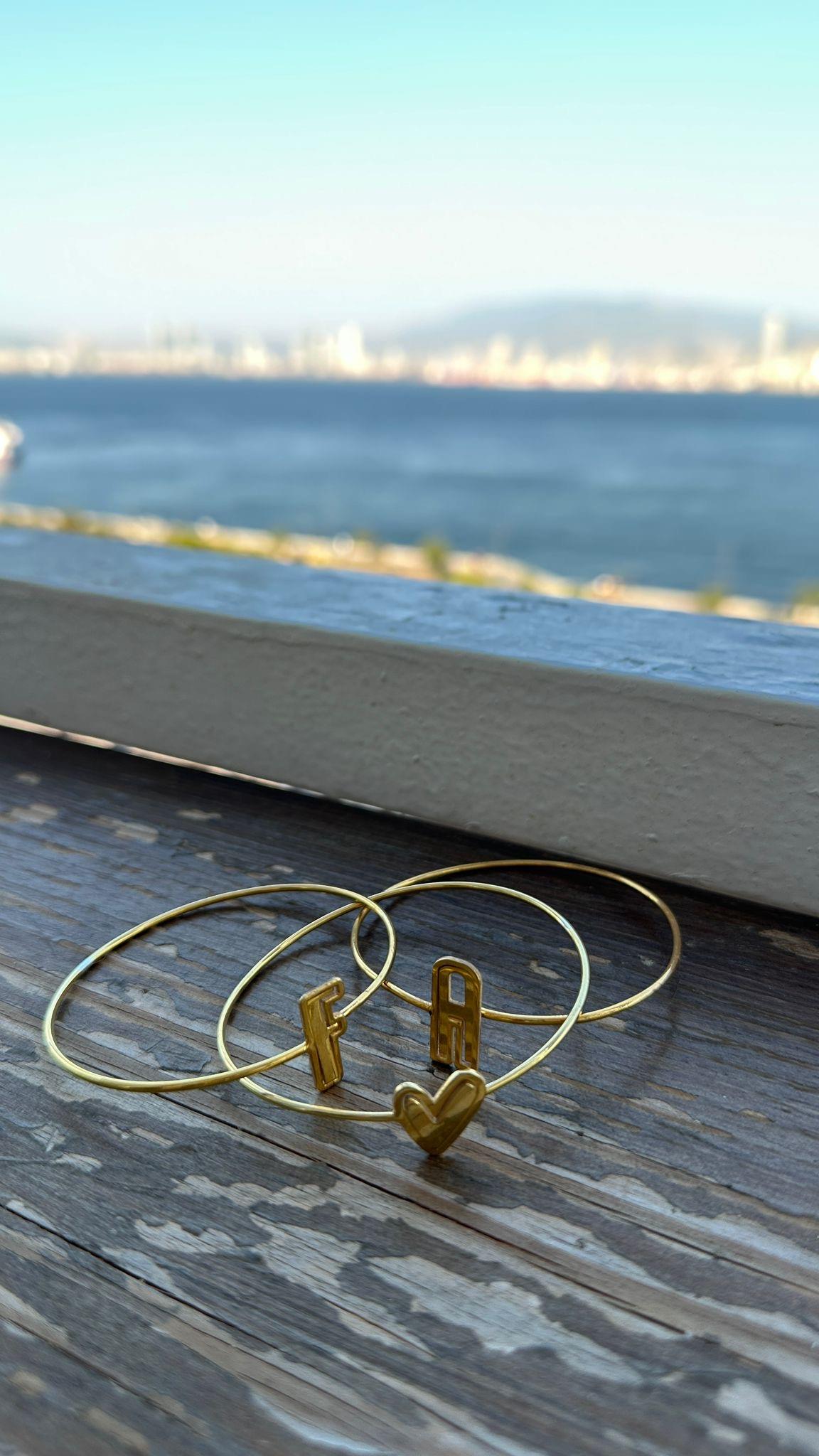 İçiçe Geçen Harf Gümüş Kelepçe Bileklik