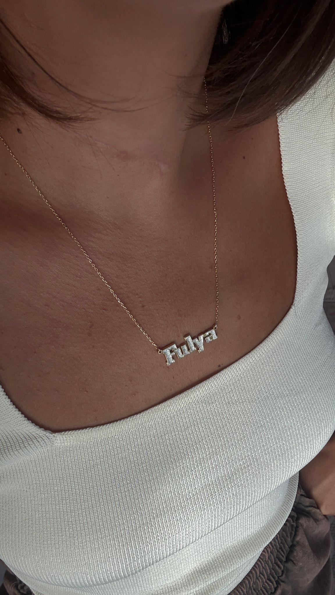 Işıltı Detay Mineli Tasarım İsim Gümüş Kolye