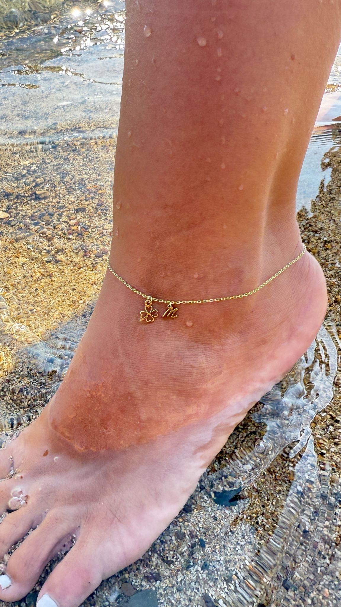 Minimal Harf Detay Yonca Gümüş Halhal