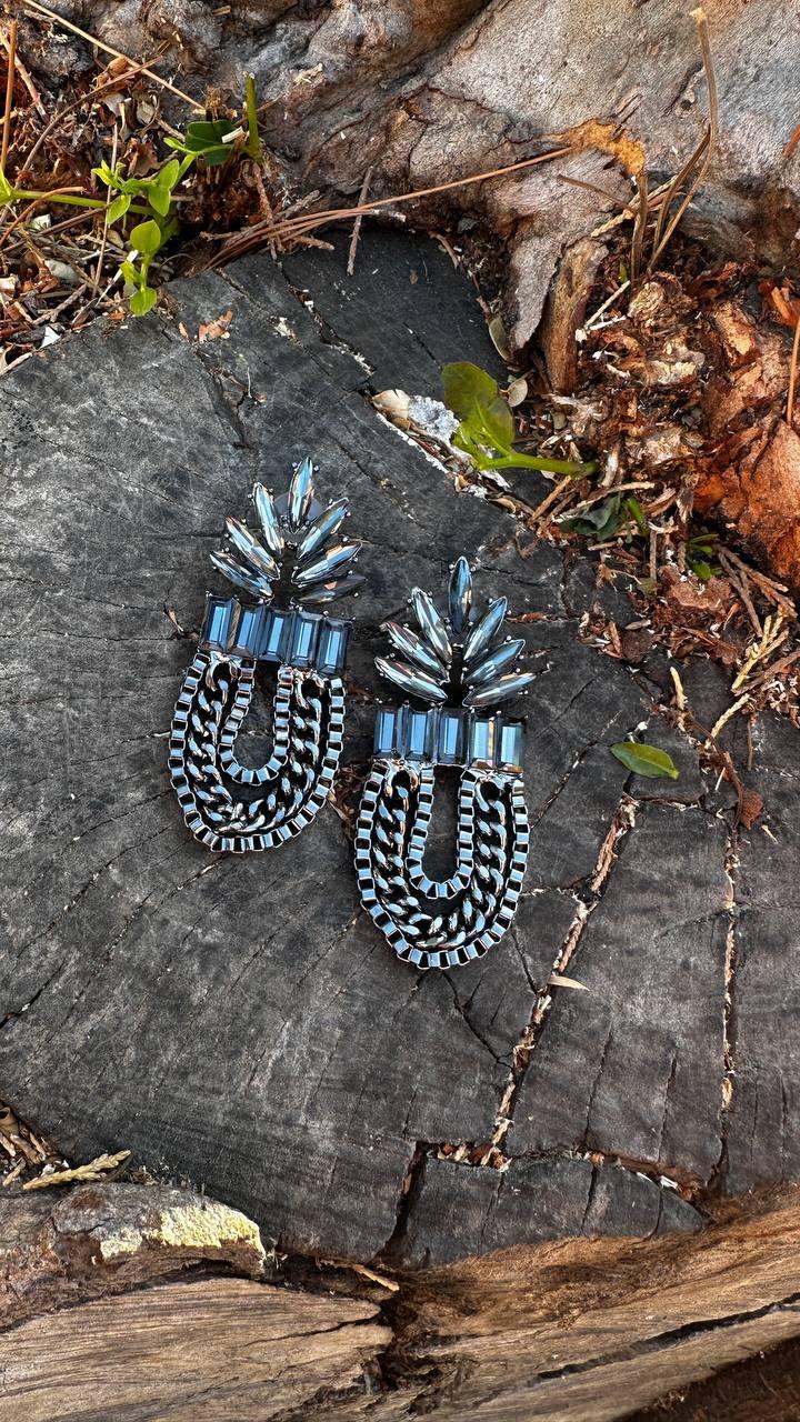 Siyah Baget Taşlı Ananas Küpe