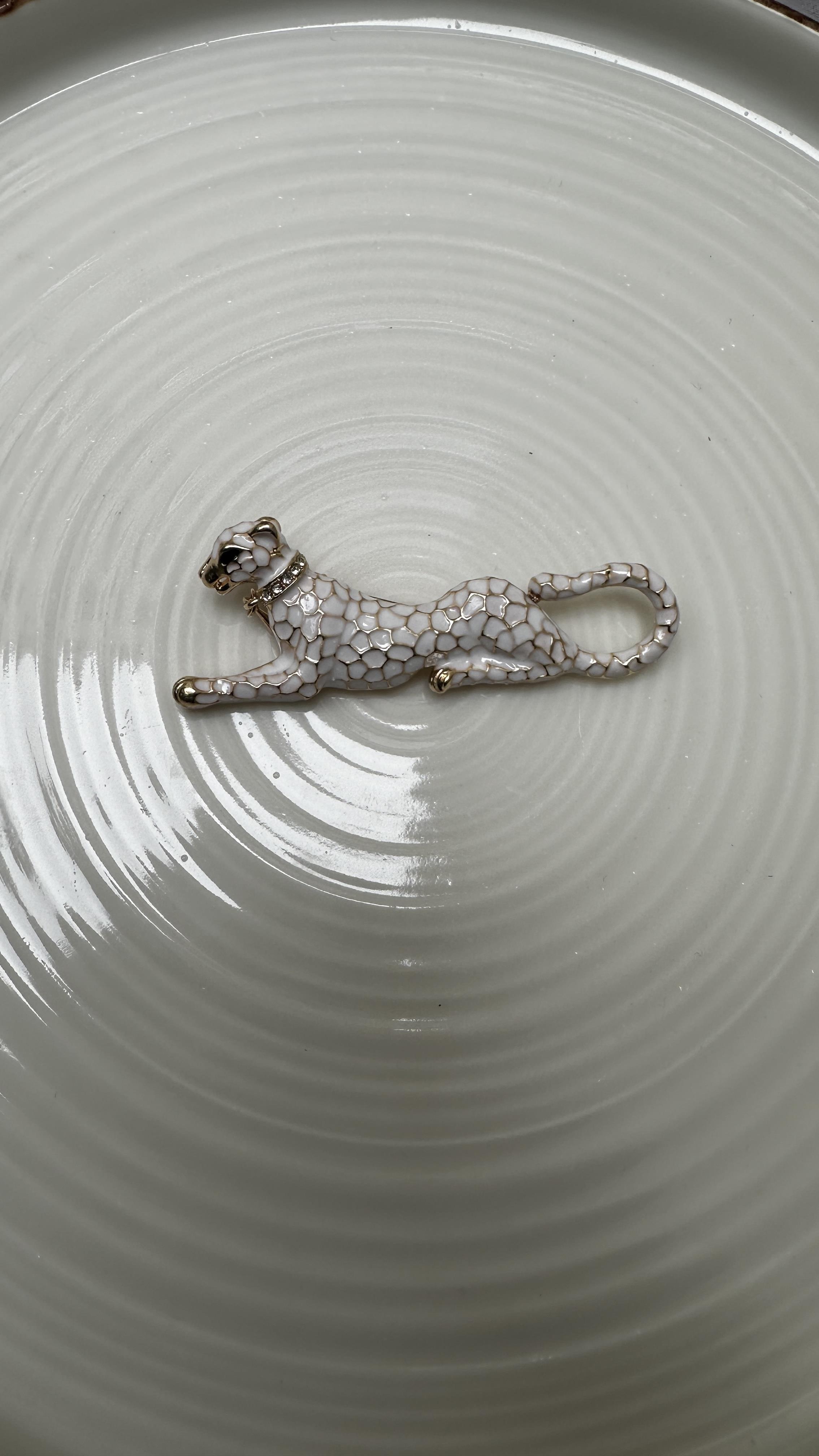 Zirkon Taşlı Beyaz Jaguar Broş