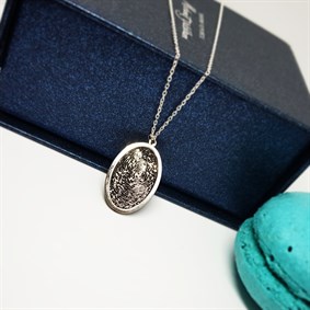 Çerçeve Detay Parmak İzi Gümüş Kolye