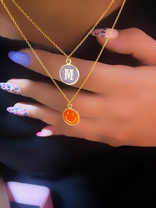 Tasarım Mineli Gülen Yüz Gümüş Kolye 