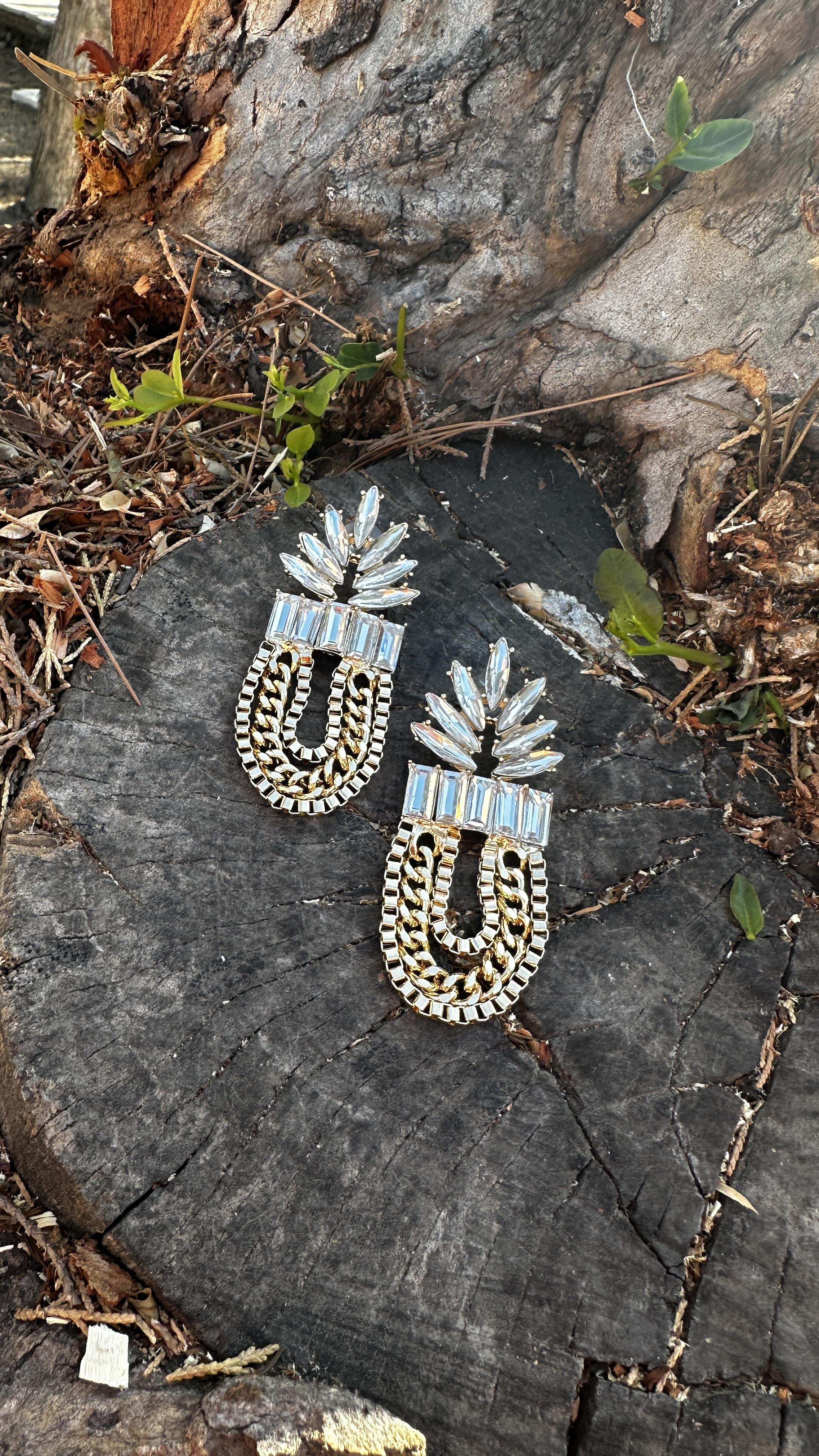 Baget Taşlı Altın Ananas Küpe