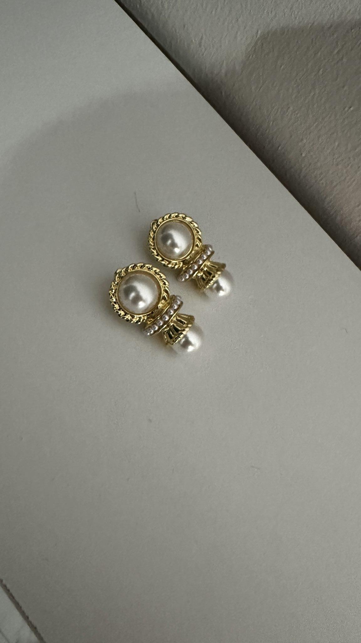 Burgu Detay İnci Küpe