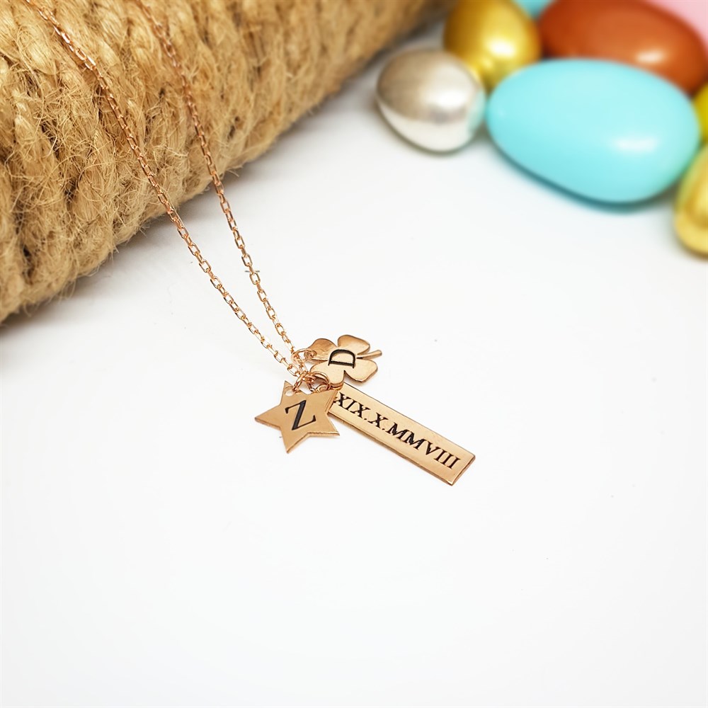 ÇOKLU PLAKA YONCALI HARF TARİH GÜMÜŞ KOLYE