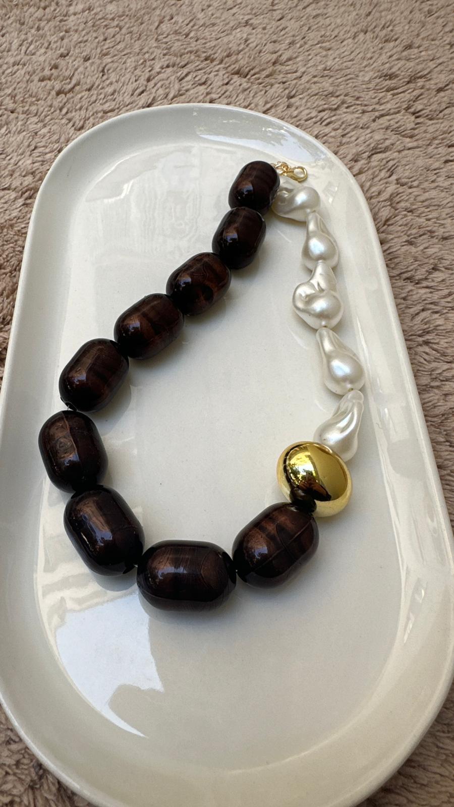 İnci ve Gold Topçuk Detay Acı Kahve Kolye