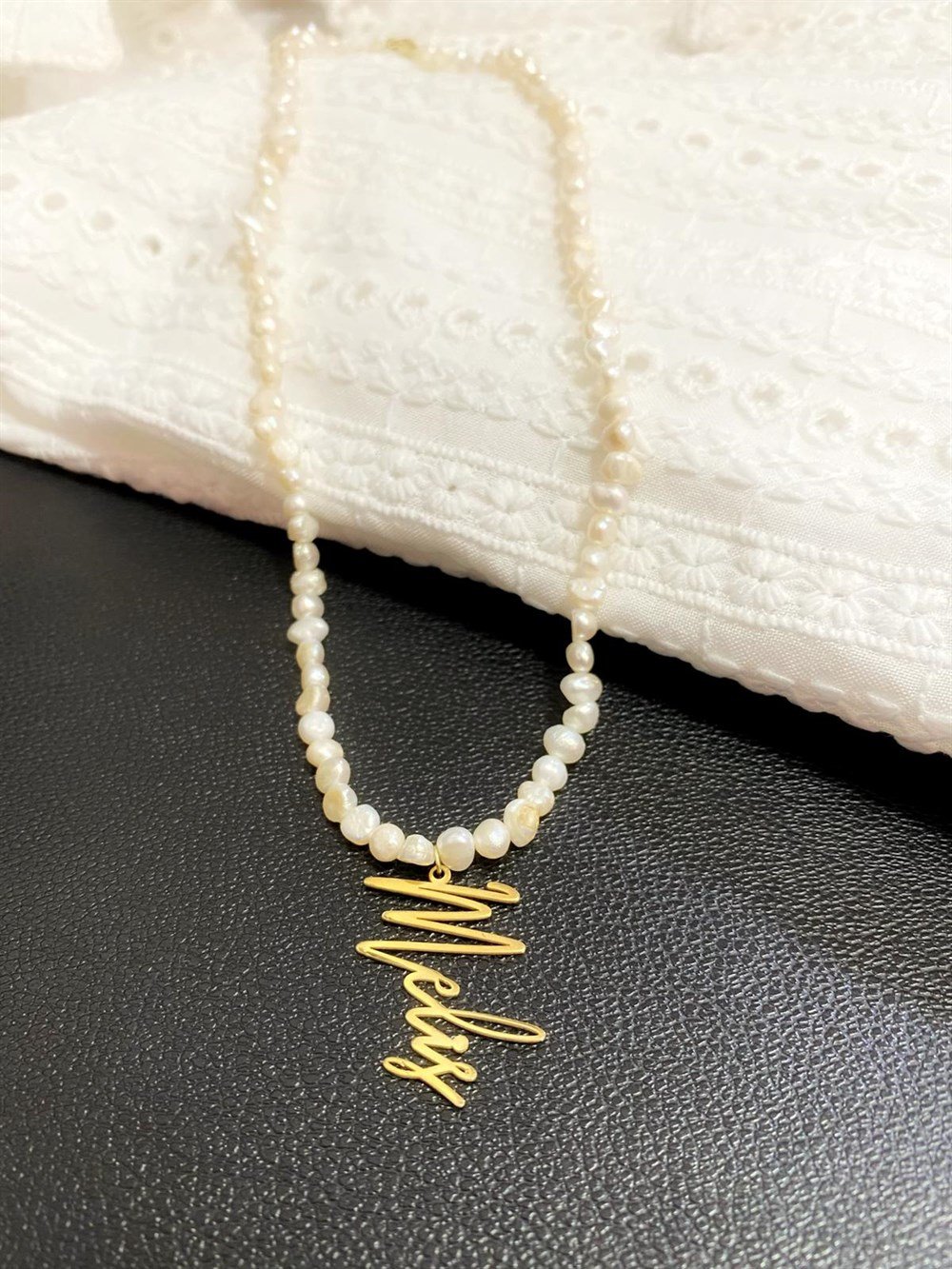 İncili Dikey İmza İsim Gümüş Kolye