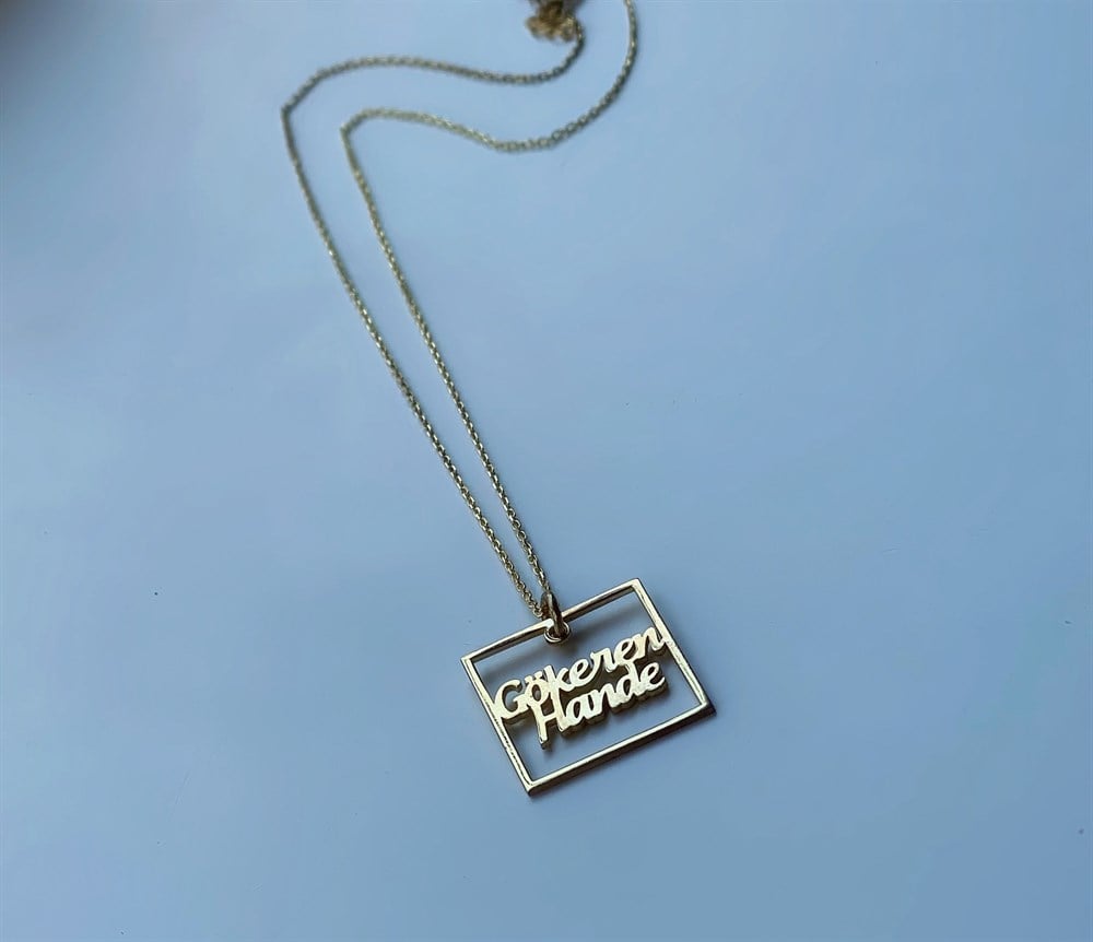 Kare Plaka İsimli Tasarım Gümüş Kolye