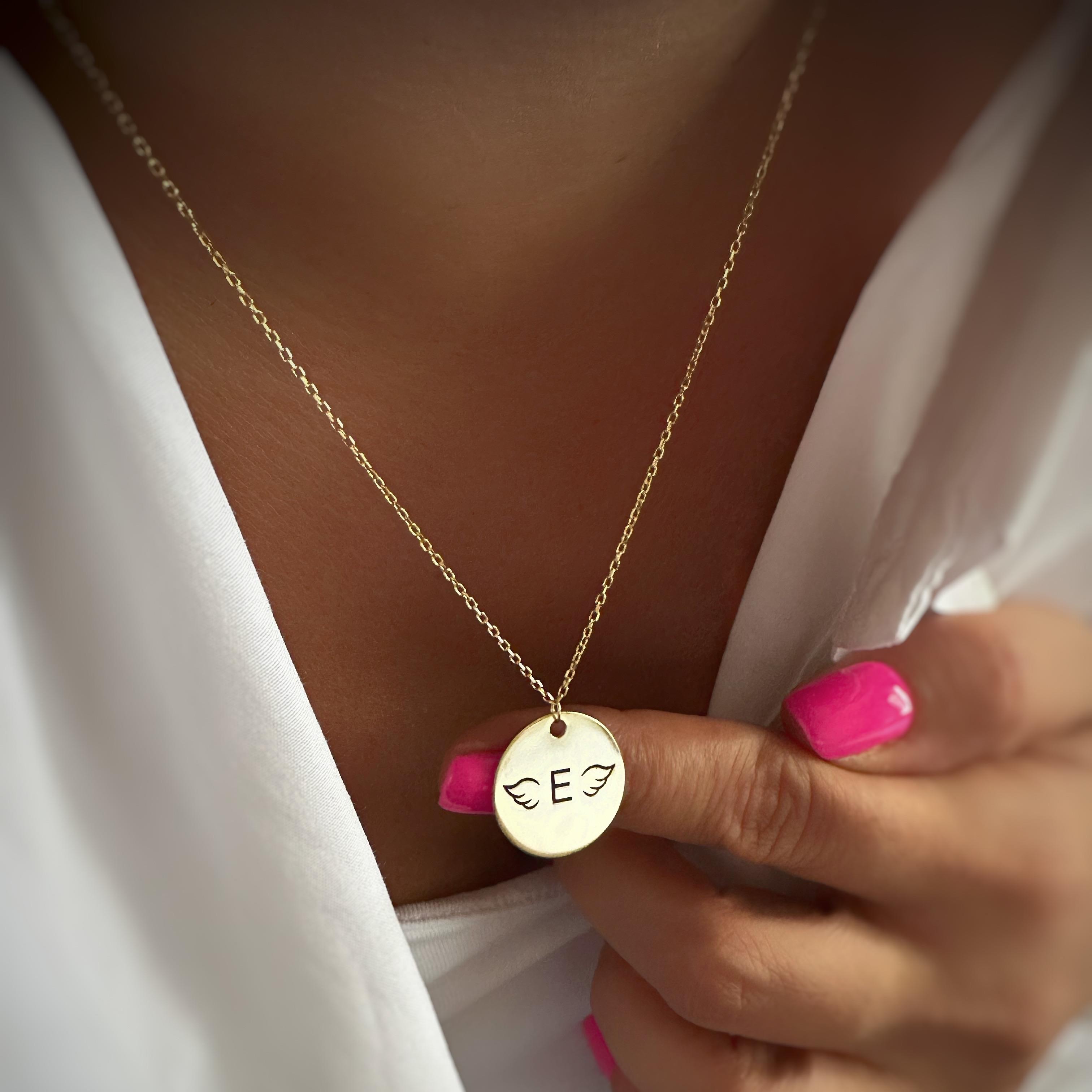 Melek Kanadı Detay Harf Plaka Gümüş Kolye