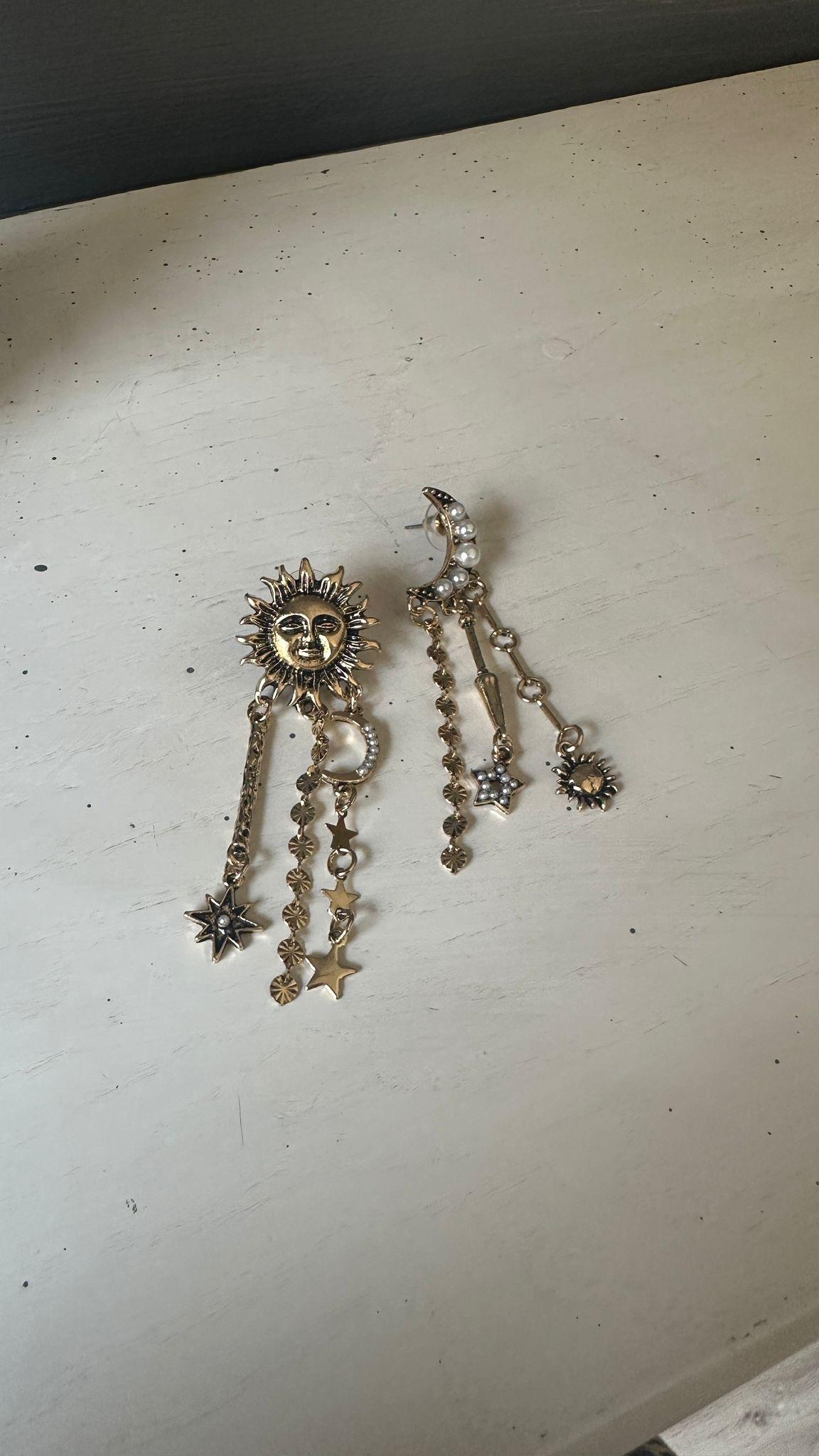 Orjinal Marka Güneş Motif ByFuly Küpe