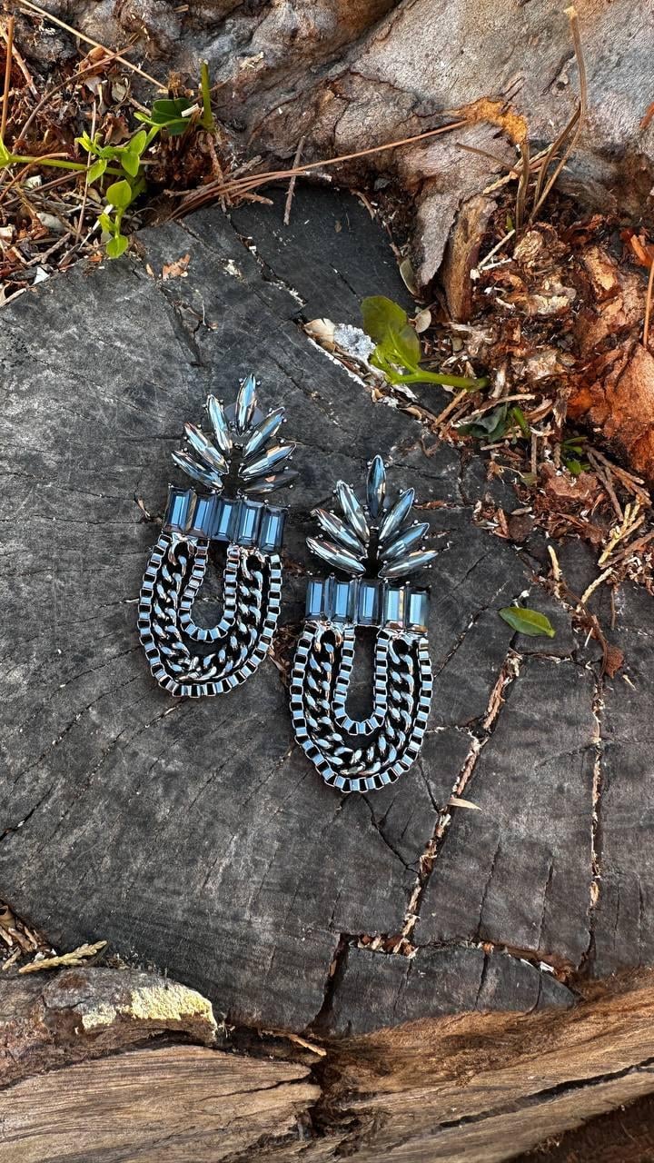 Siyah Baget Taşlı Ananas Küpe