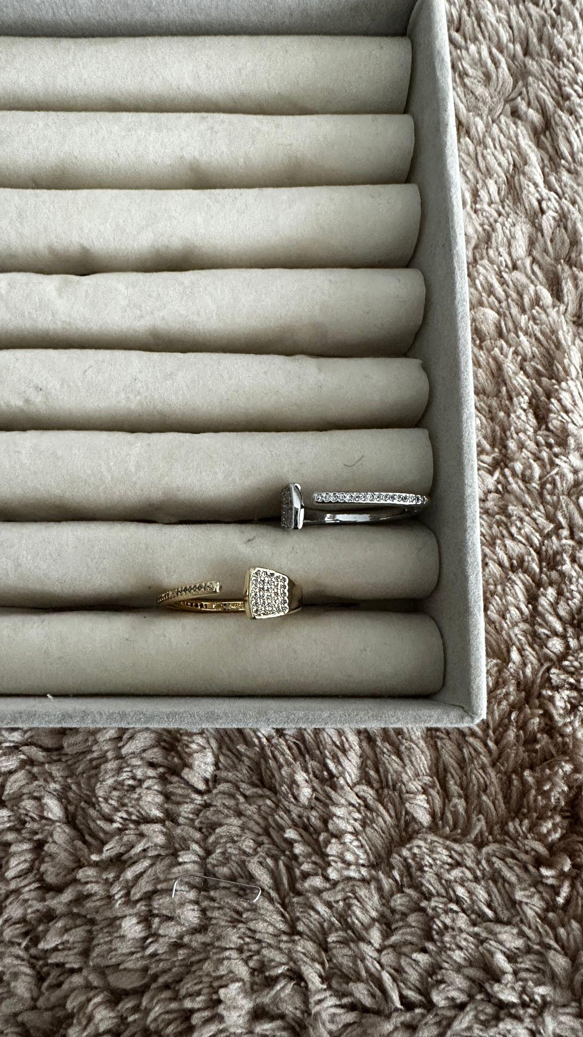 Tamamı Zirkon Taşlı Kare Detay Yüzük