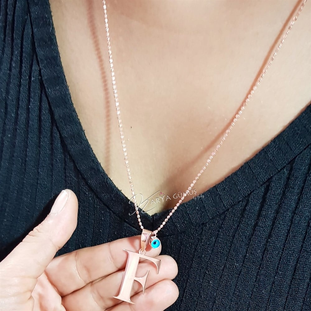 Tasarım Madalyon Boy Harfli Gümüş Kolye