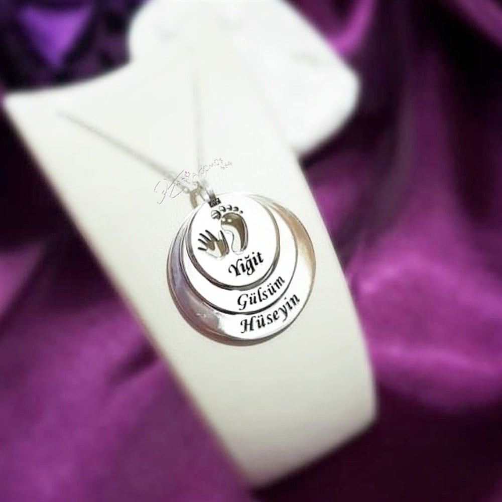 Üçlü Halka El Ayak İzi Detay İsimli Gümüş Kolye