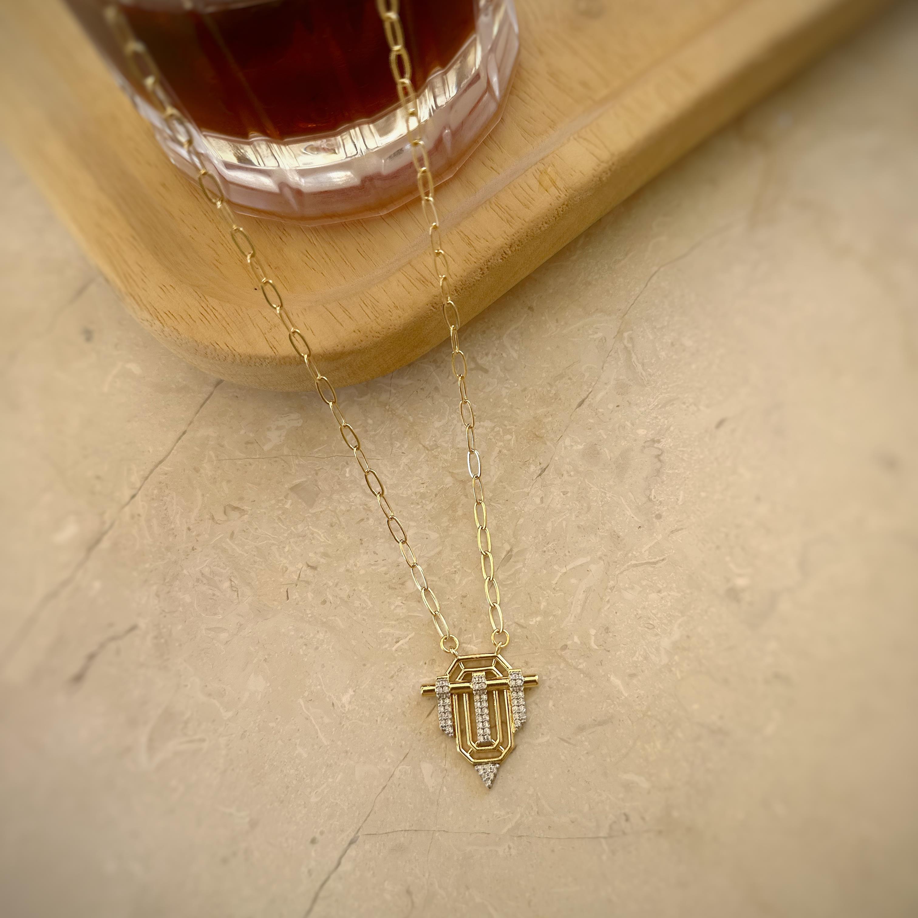 VİP Özel Seri Zirkon Taşlı Üçgen Detay Çelik Kolye