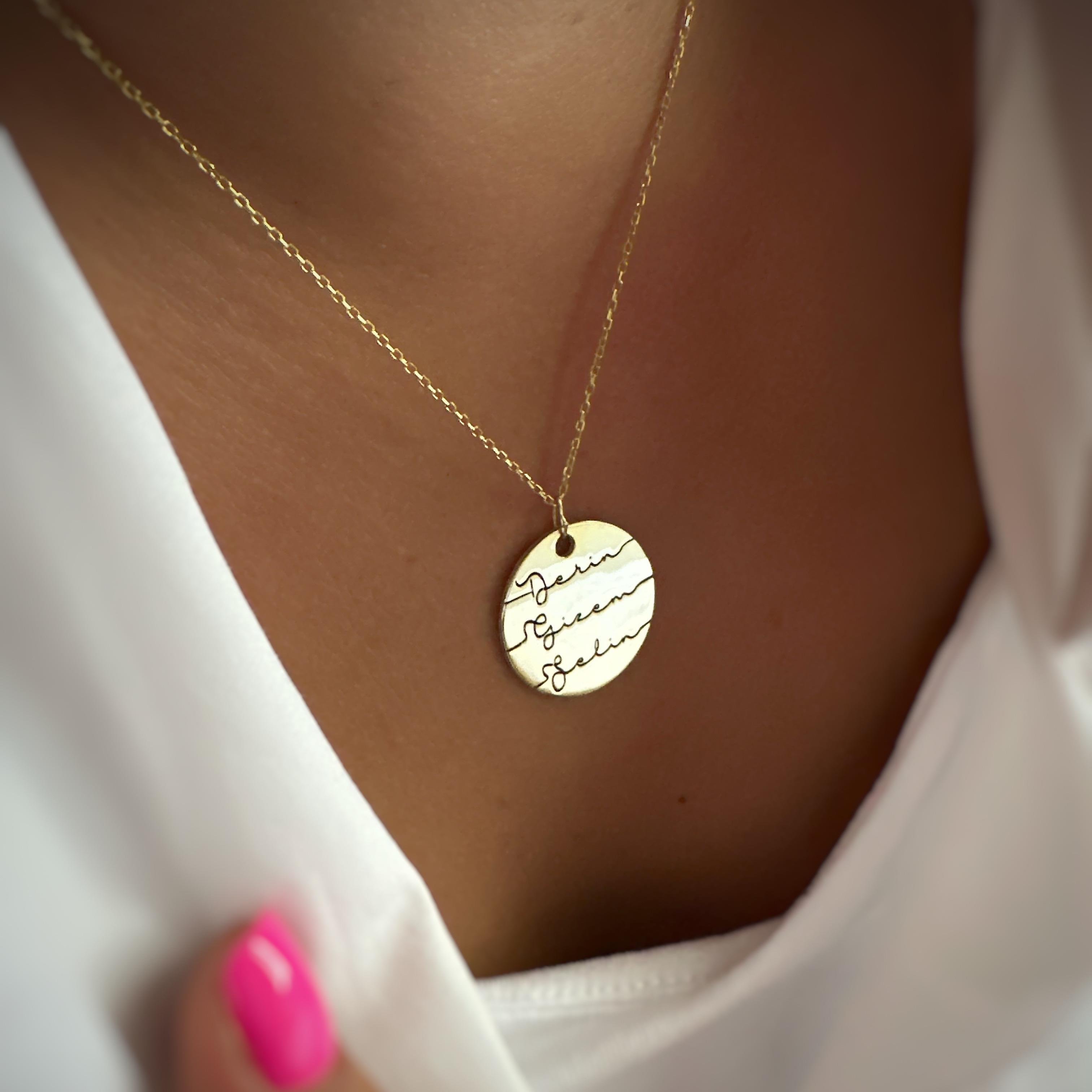 Yeni Plaka Üç İsim Gümüş Kolye