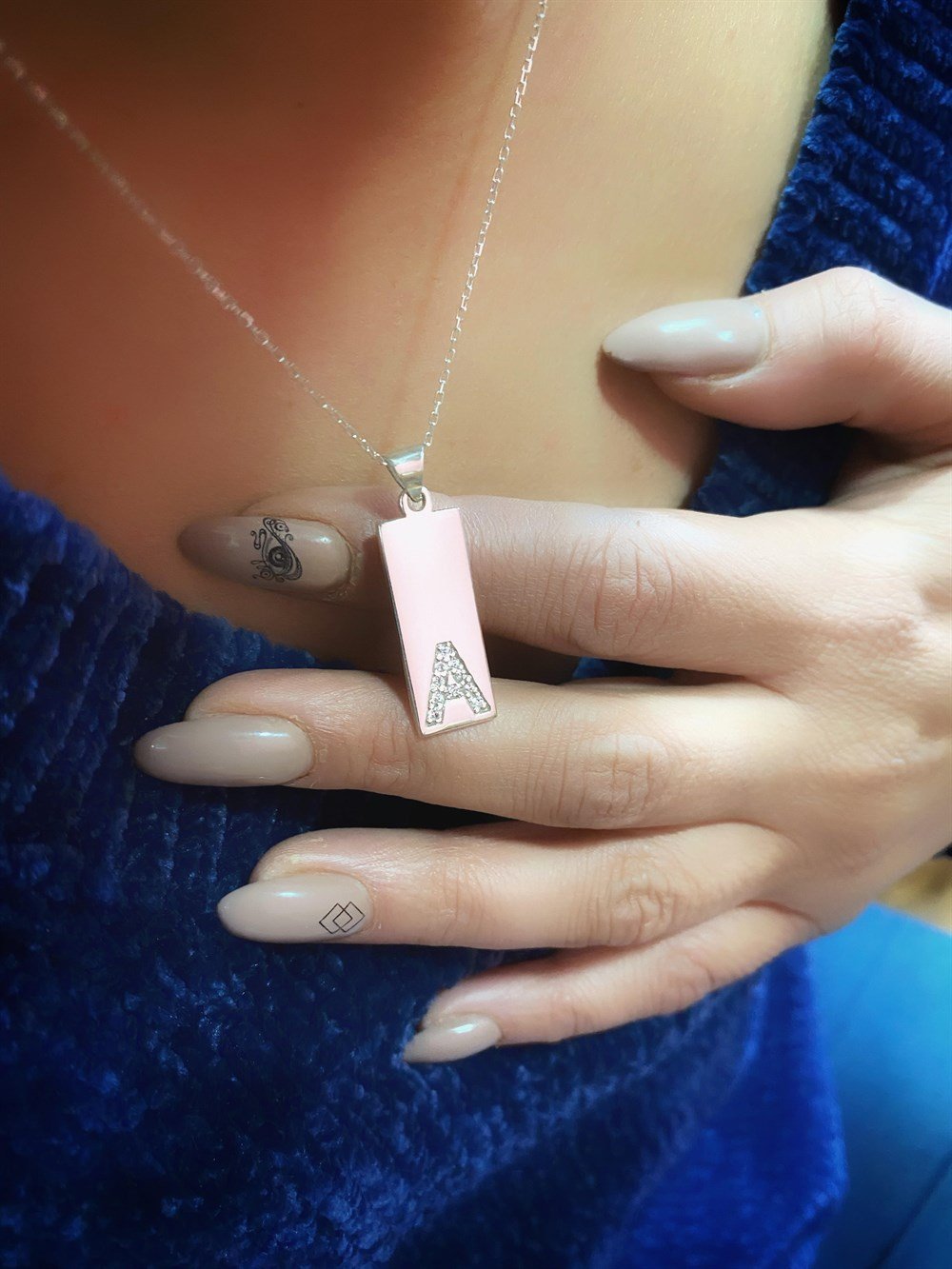 Yeni Taşlı Harf Çubuk  Gümüş Kolye