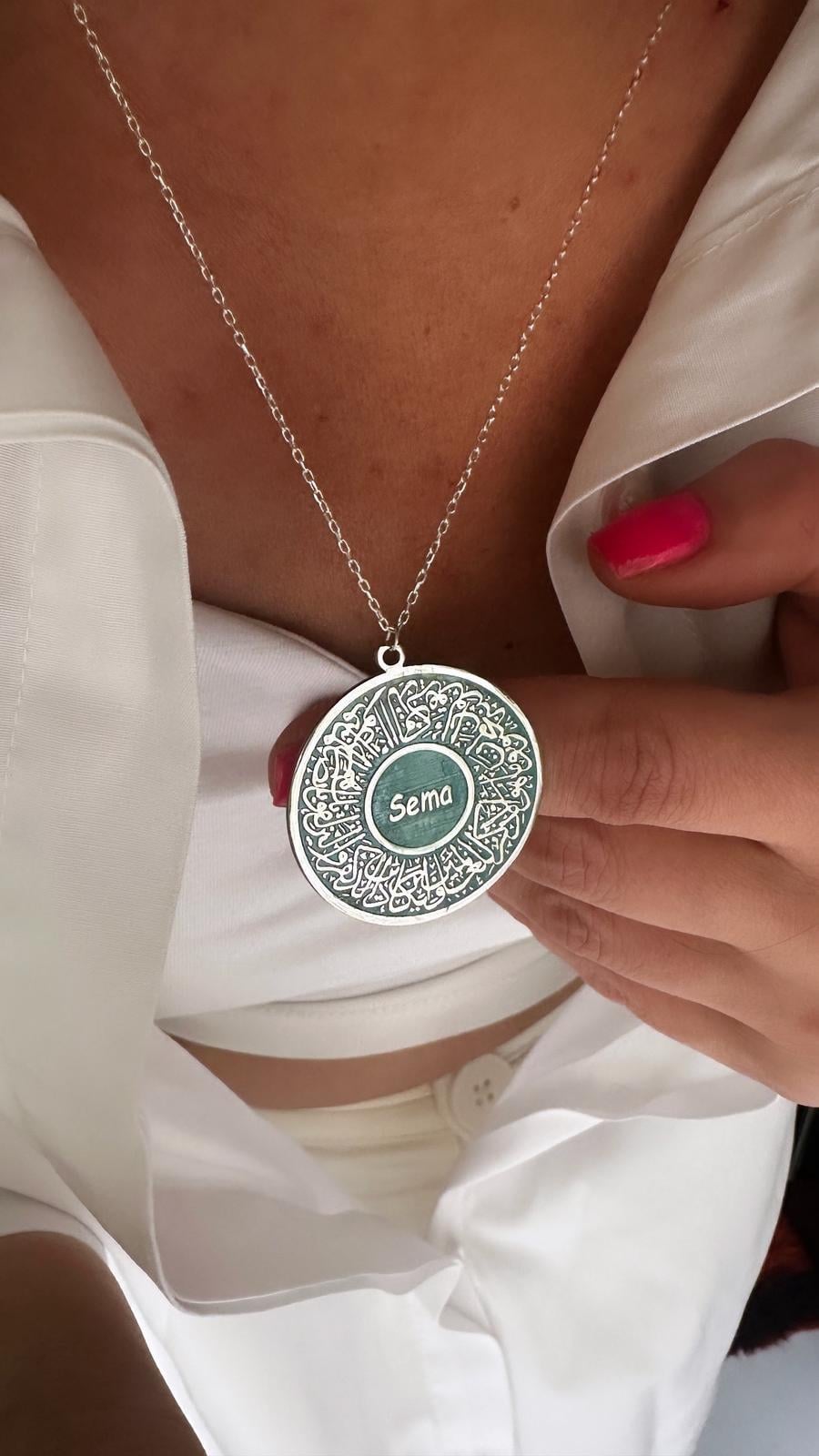 Yeşil Mineli Nazar Dualı İsimli Gümüş Kolye