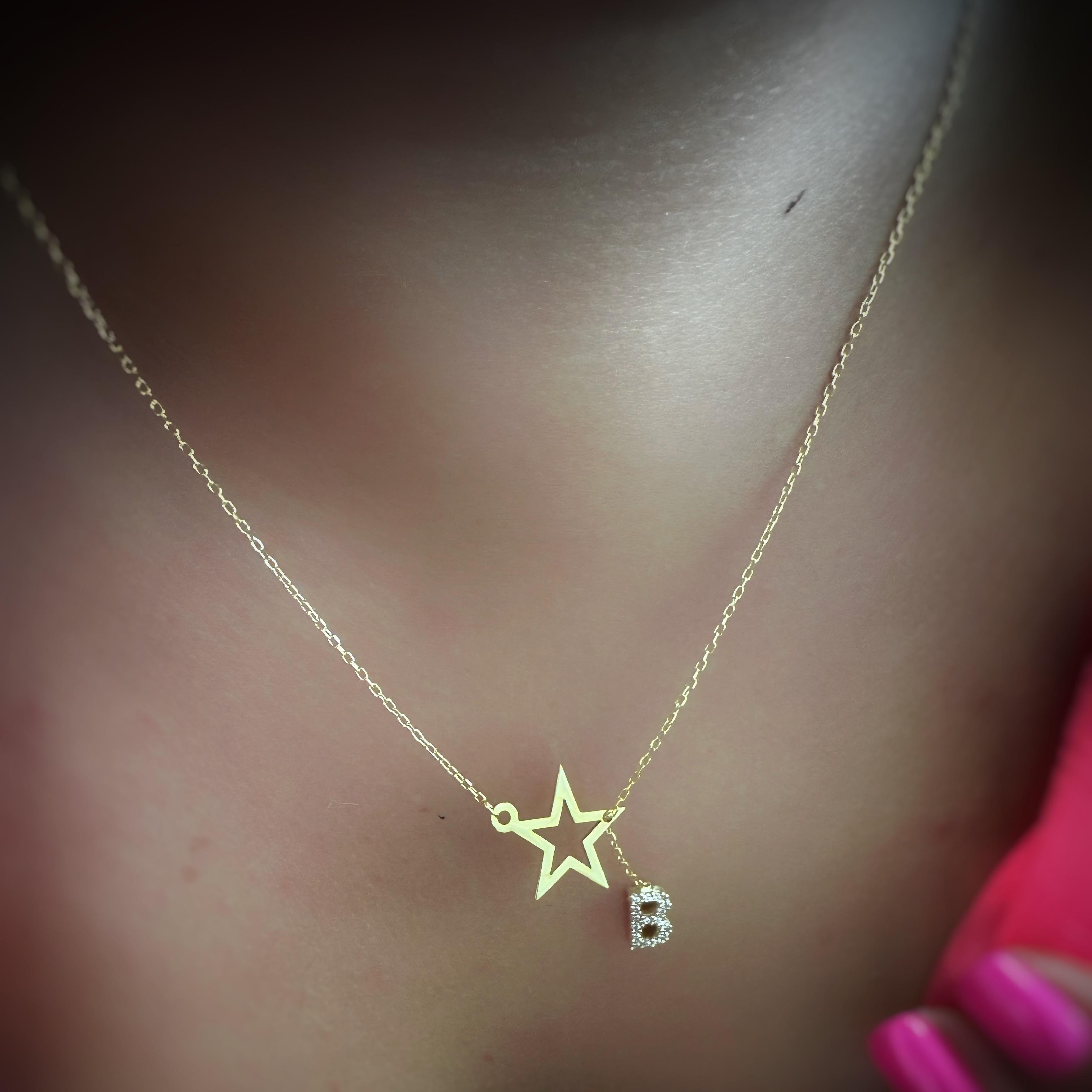 Yıldız Detay Sallantılı Taşlı Harf Gümüş Kolye