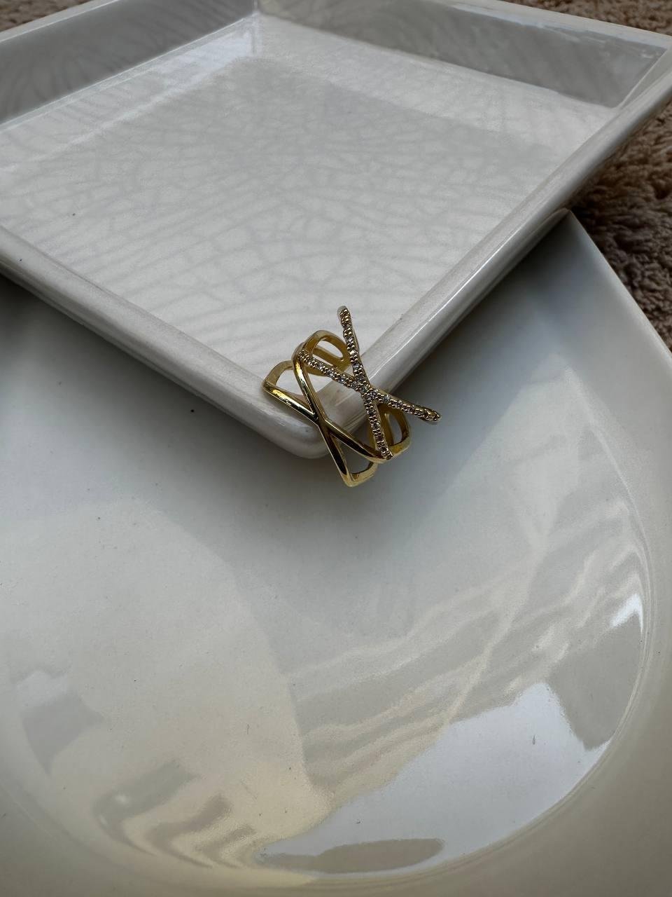 Zirkon Taşlı Çapraz Form Yüzük