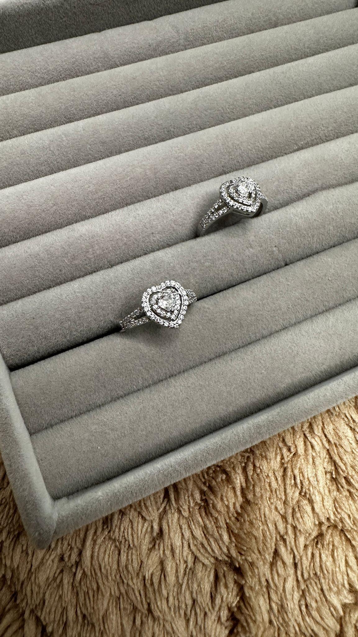 Zirkon Taşlı Kalp Montür Tektaş Yüzük