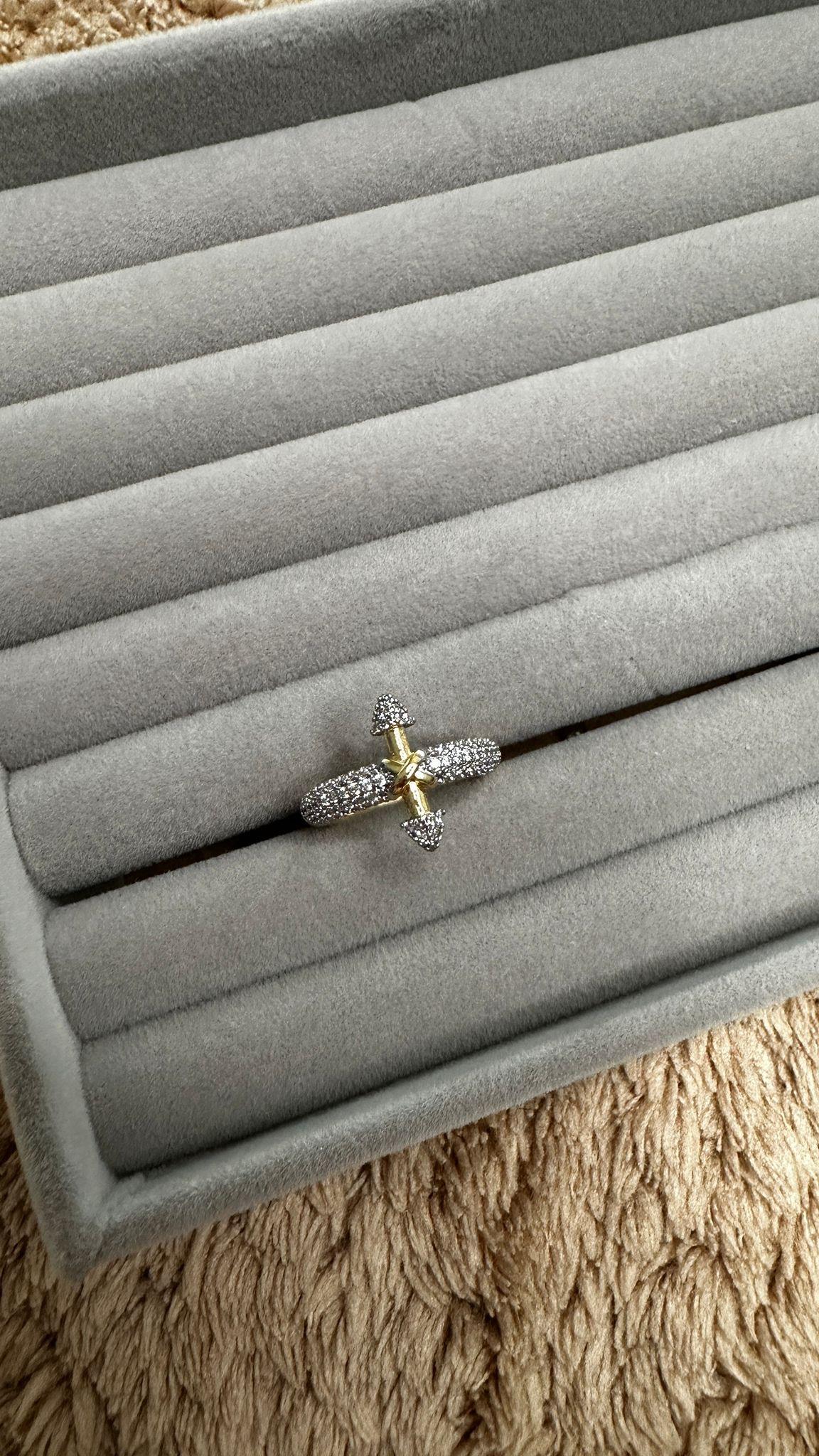 Zirkon Taşlı Ok Detay Yüzük