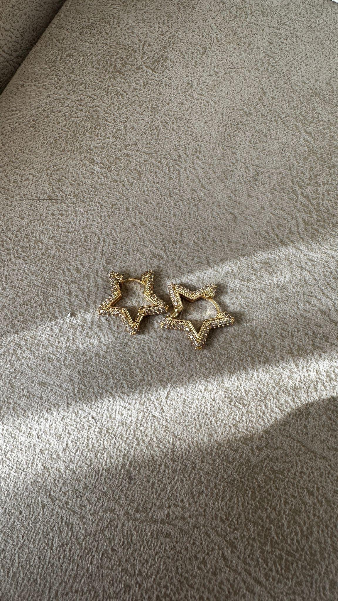 Zirkon Taşlı Yıldız Küpe