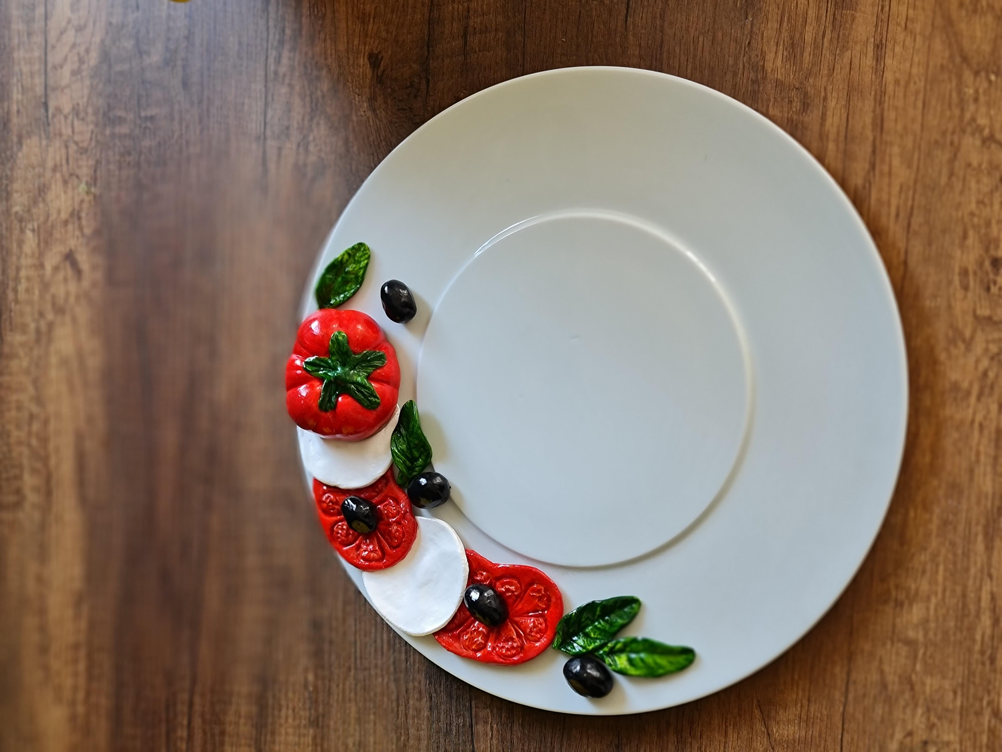 Domatesli sunum tabağı