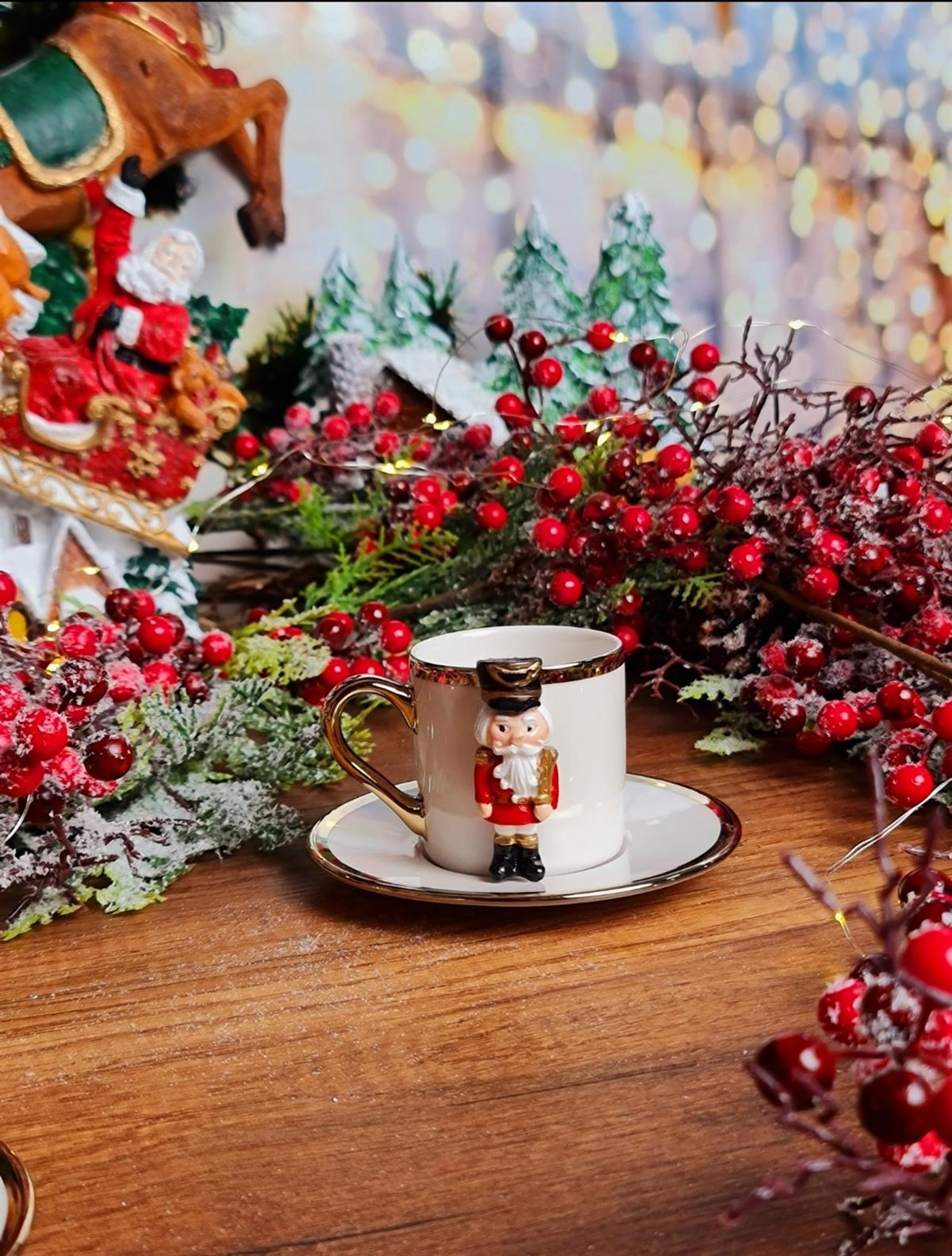 Nutcracker Red kahve fincanı