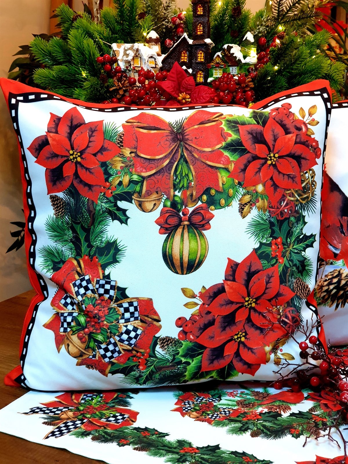 poinsettia kırlent kılıf 1   50*50 cm