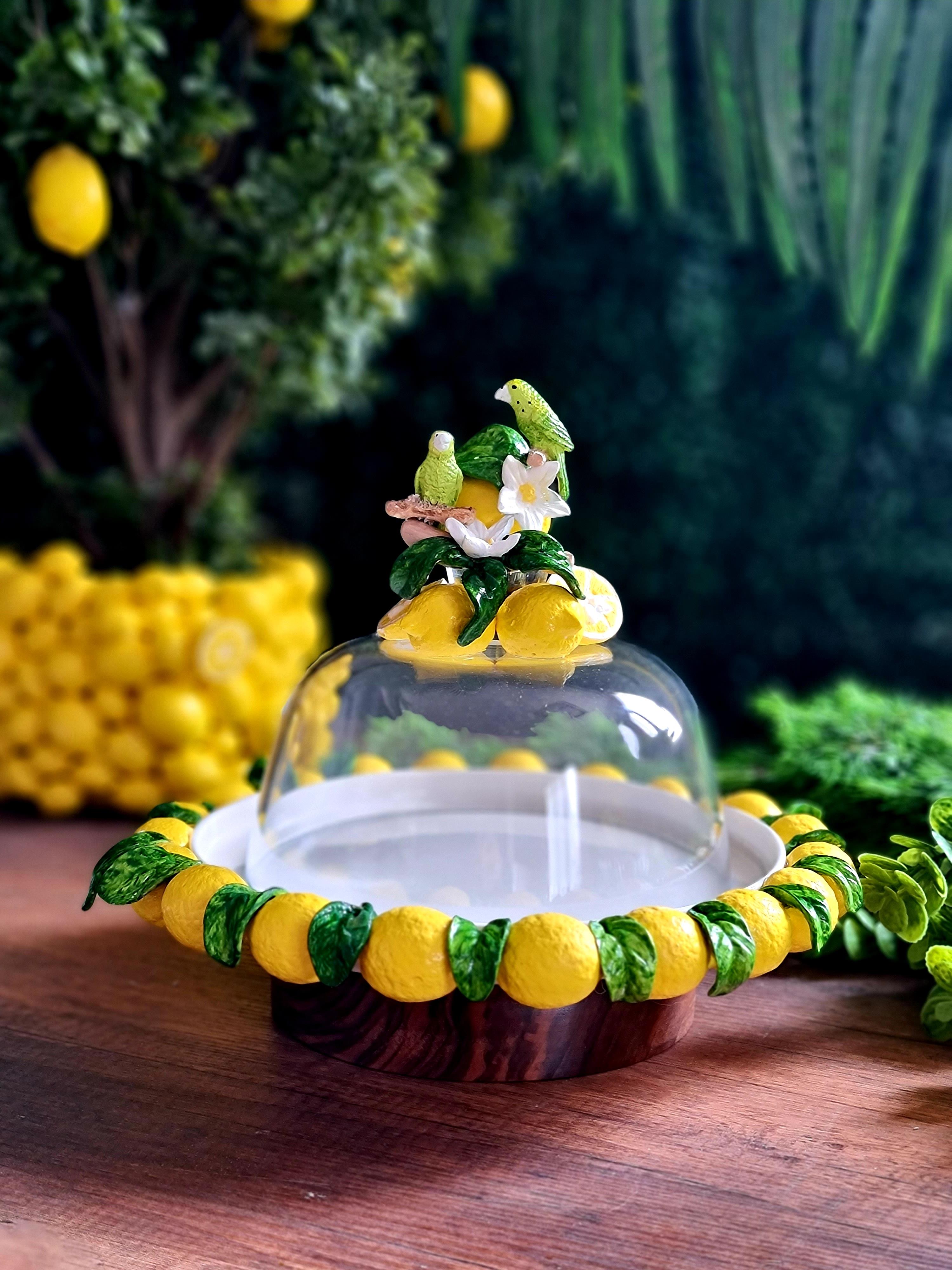 Ahşap ayaklı limonlu stand fanus 28 cm