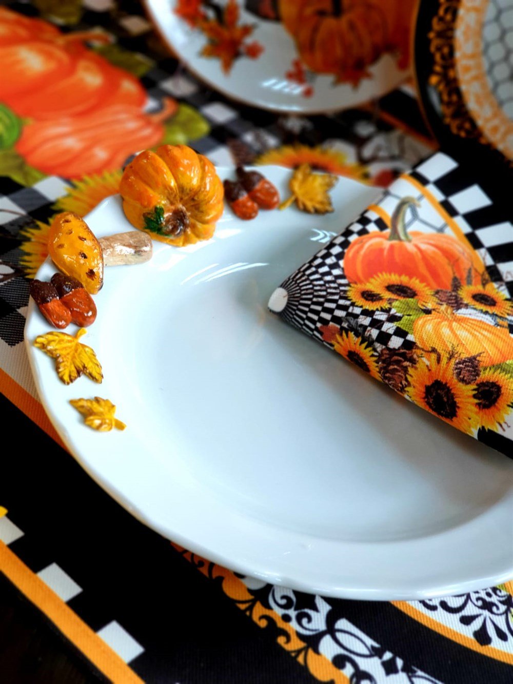 AYAKLI AUTUMN KABAKLI PORSELEN SUNUM TABAĞI