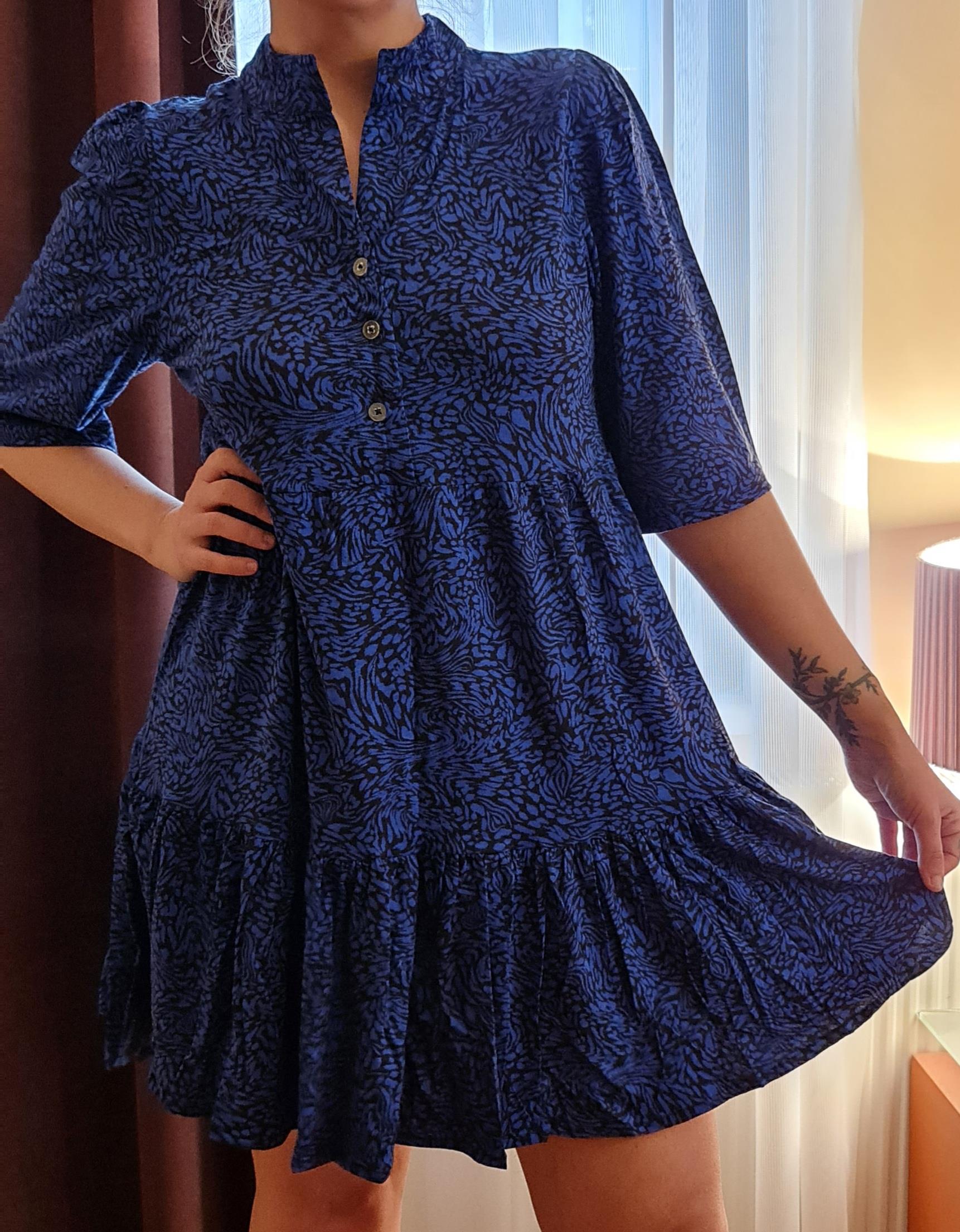 blue düğmeli elbise