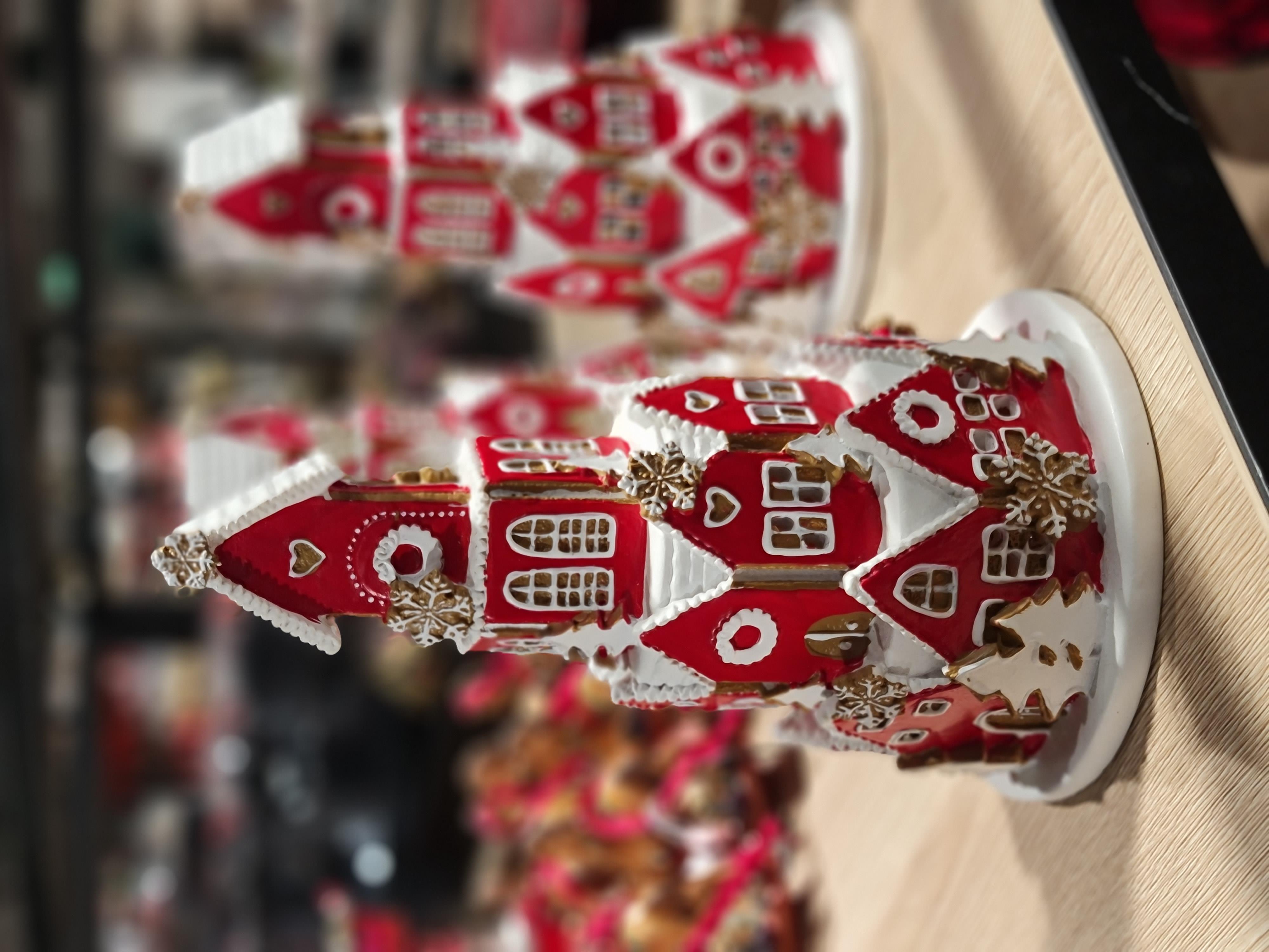 Gingerbread Village müzikli ışıklı decor 25 cm