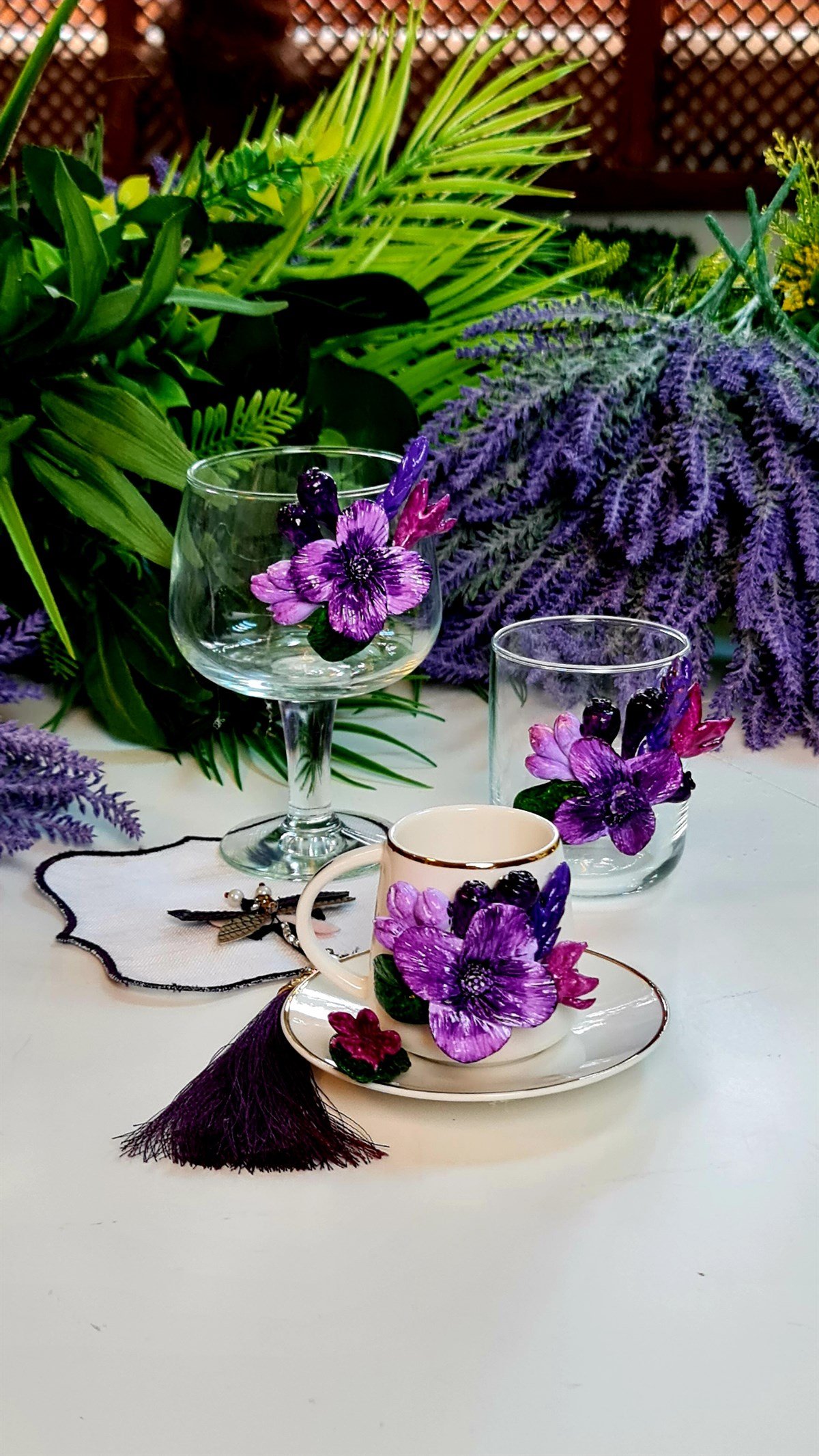 lilac ayaklı tatlı kup