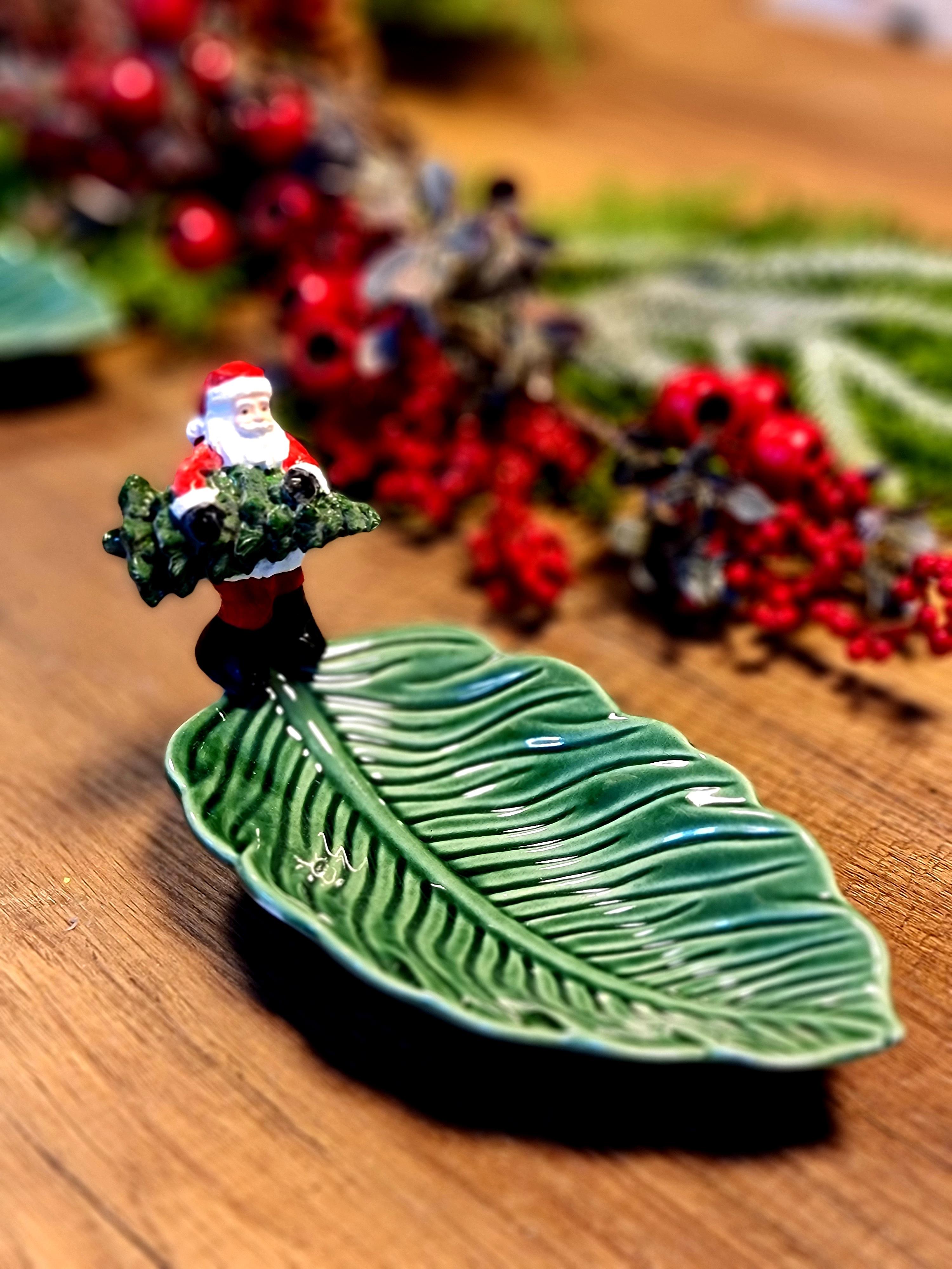 noel baba yaprak sunumluk 22 cm