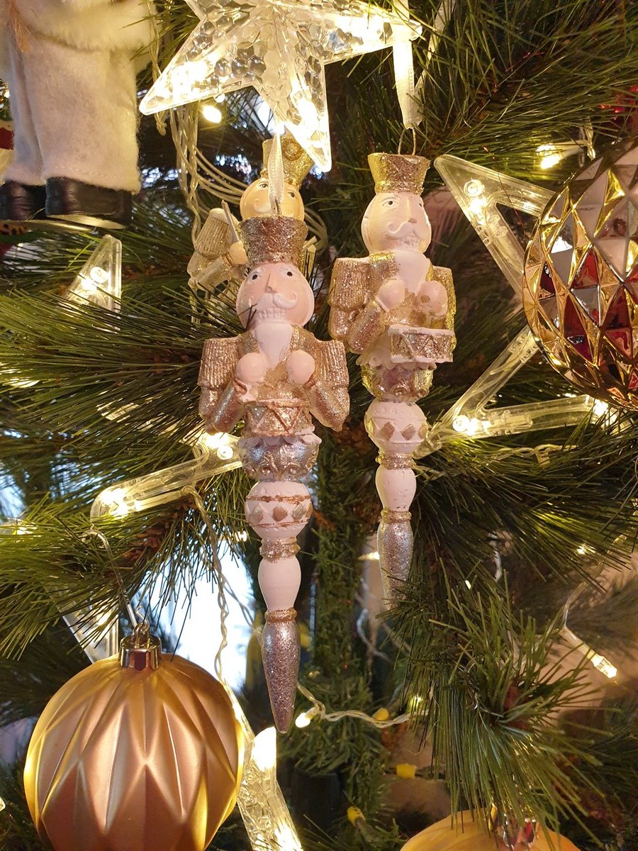 Nutcracker ağaç süsü