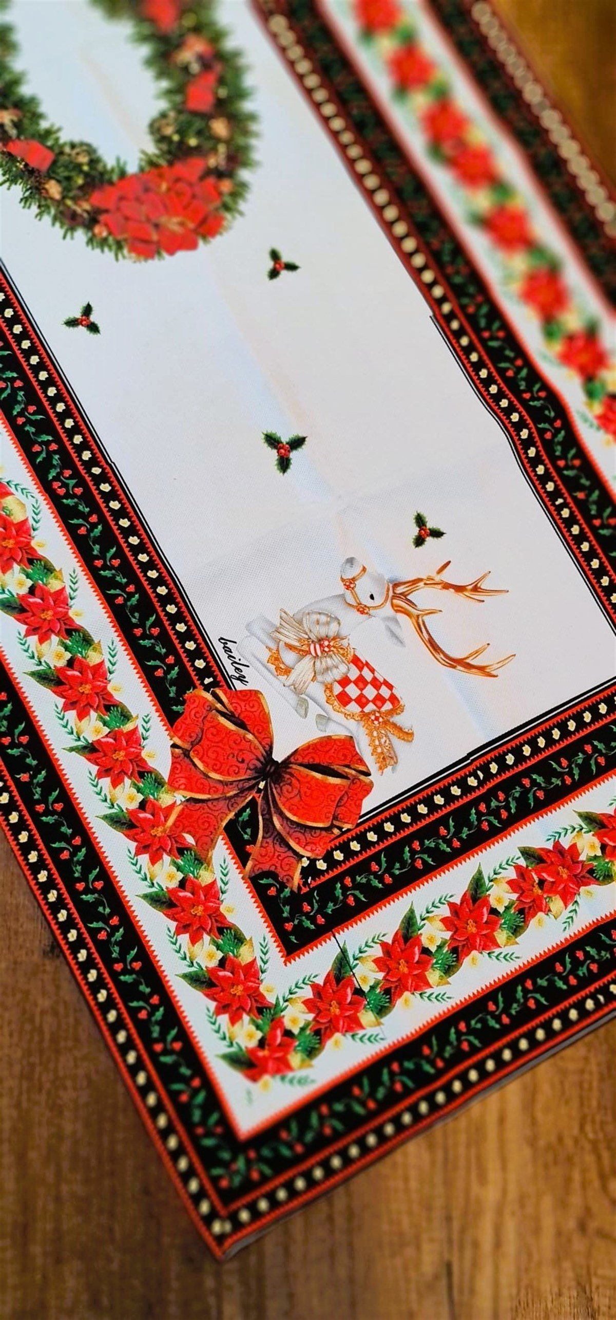 Red poinsettia runner 140*55 cm