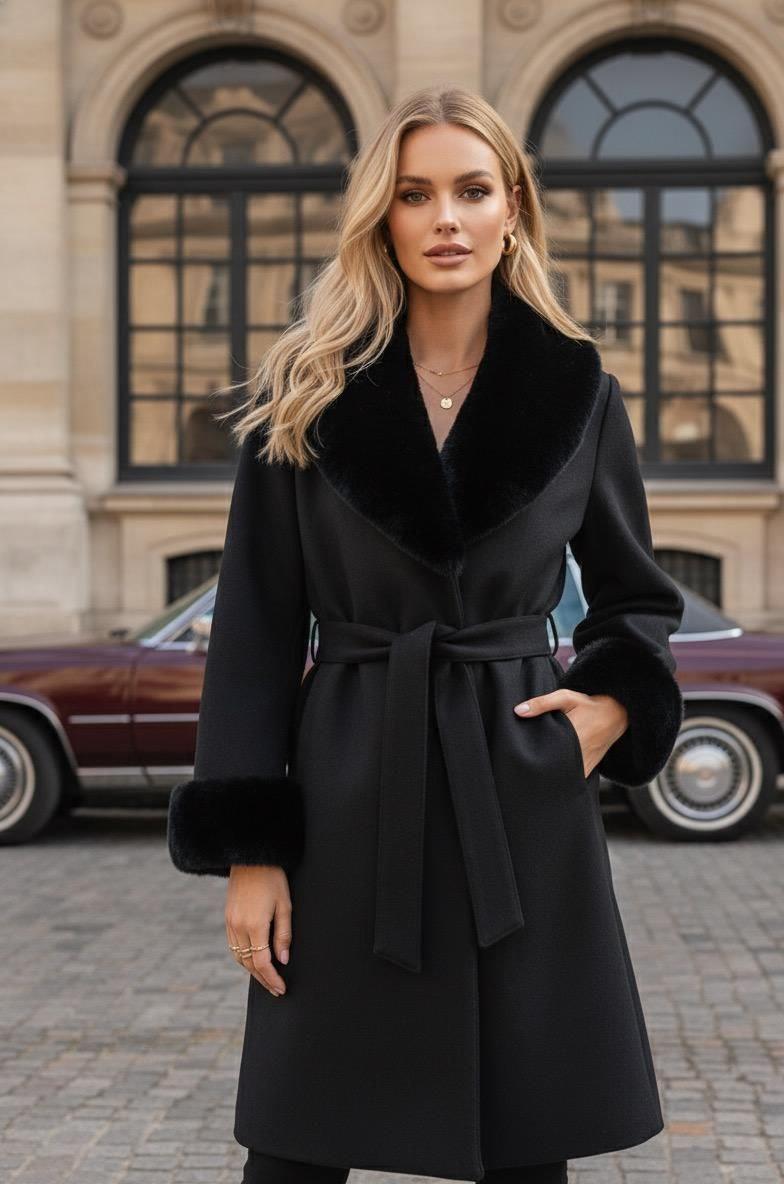Yakası kürklü manto siyah