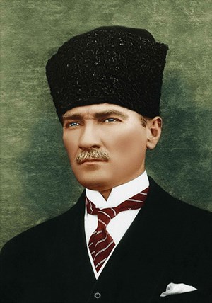 Atatürk Kalpaklı Takım Elbiseli Portre Kanvas Tablo TBL1198TBL1198a