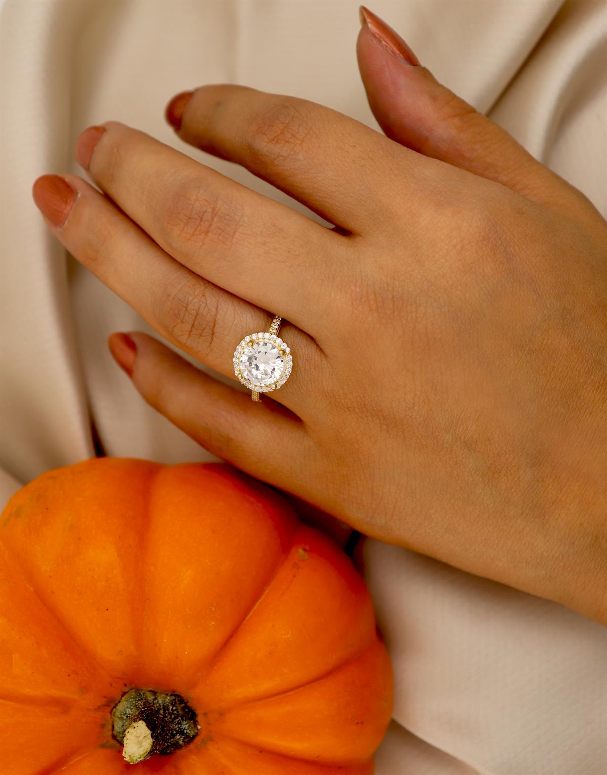 925 Ayar Gümüş Beyaz Yuvarlak Taşlı Takı Seti