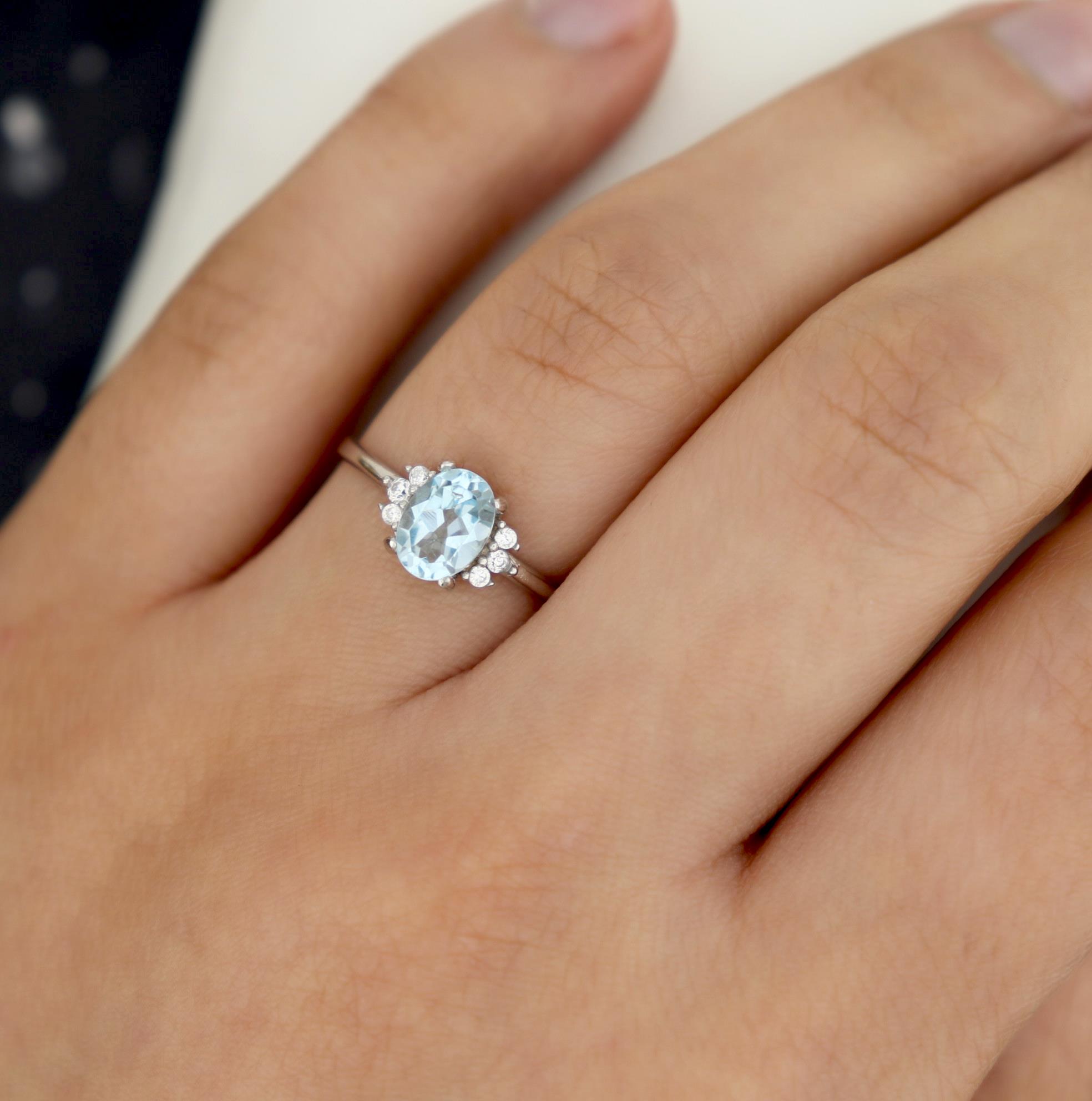 925 Ayar Gümüş Değerli Taşlar Koleksiyonu 1,86 Karat Sky Blue Topaz Taşlı Gümüş Yüzük