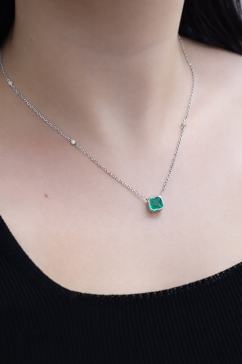 925 Ayar Gümüş Doğal Paraiba Taşlı Kare Kolye 
